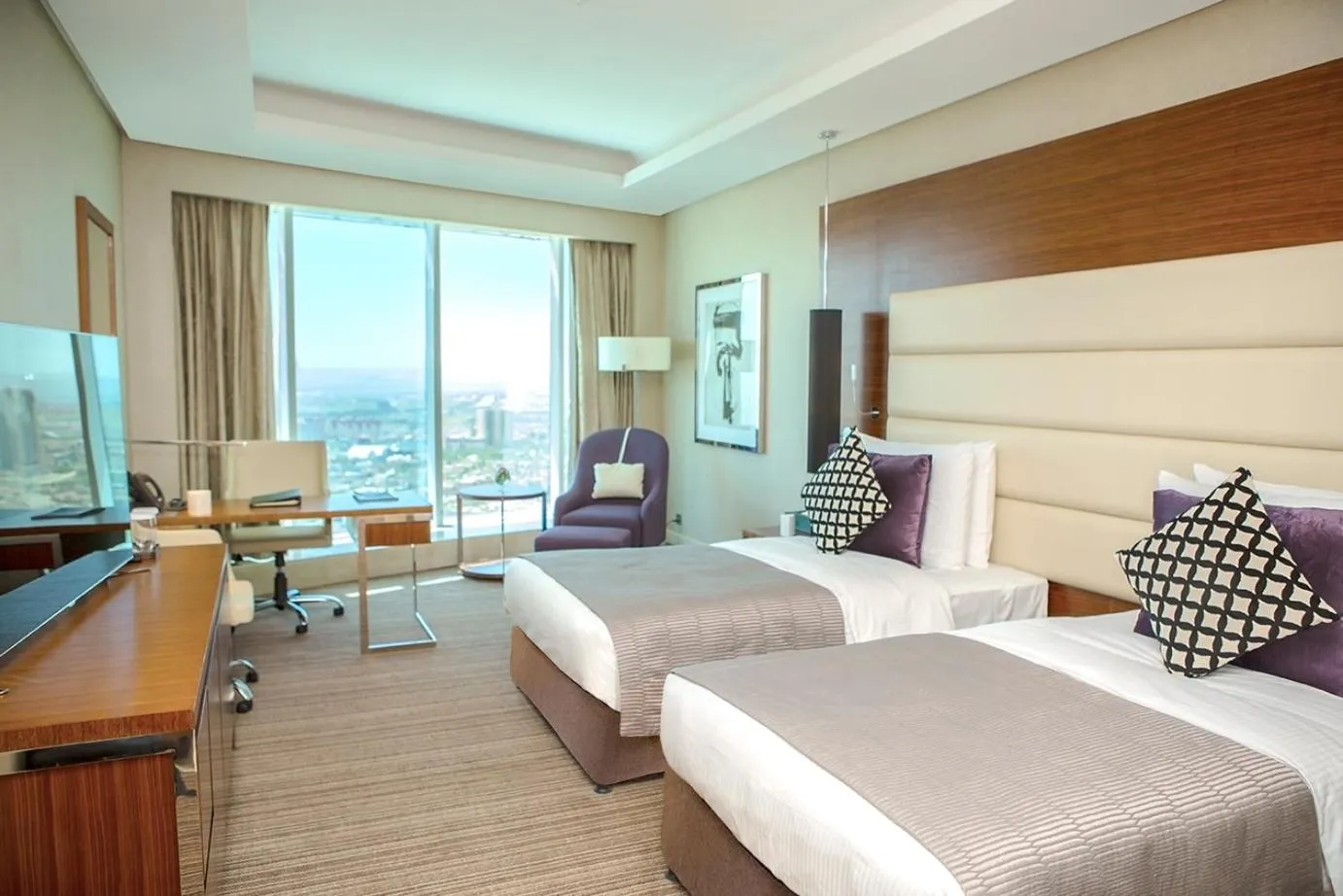 Day, Bed in Grand Millennium Sulaimani