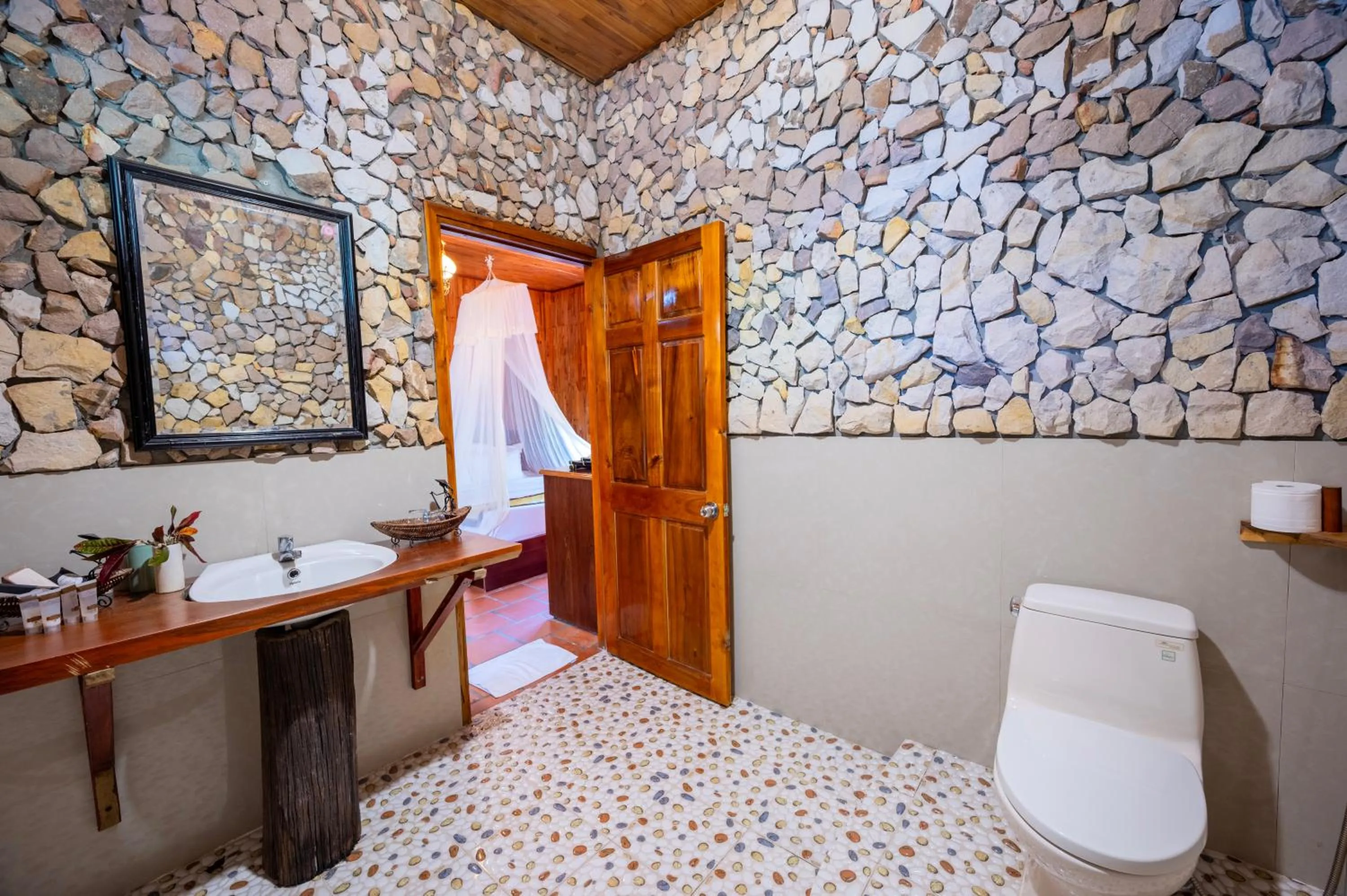 Bathroom in Milana Beach Resort & Spa Phú Quốc - Formely Chez Carole Beach Resort and Spa