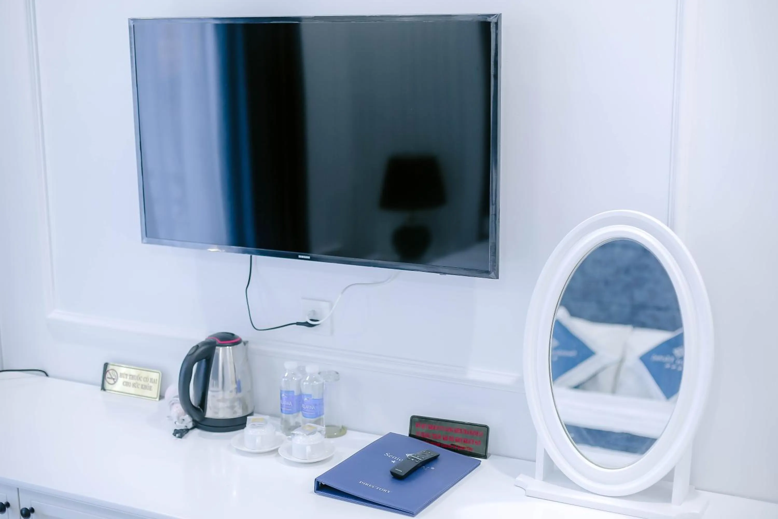 TV and multimedia in Senior Hotel 2