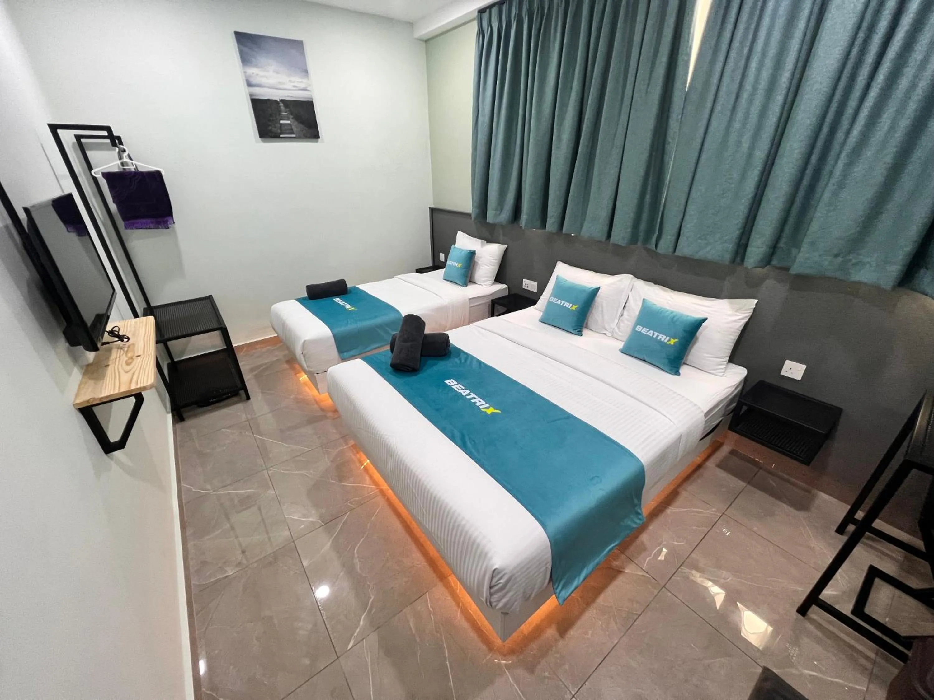 View (from property/room), Bed in BEATRIX HOTEL