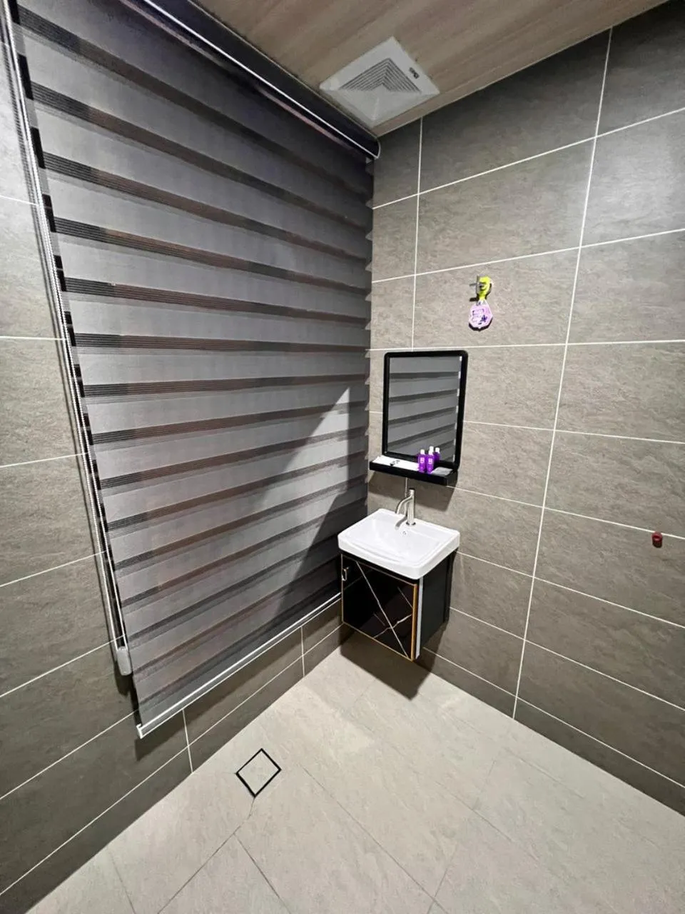 Bathroom in BEATRIX HOTEL