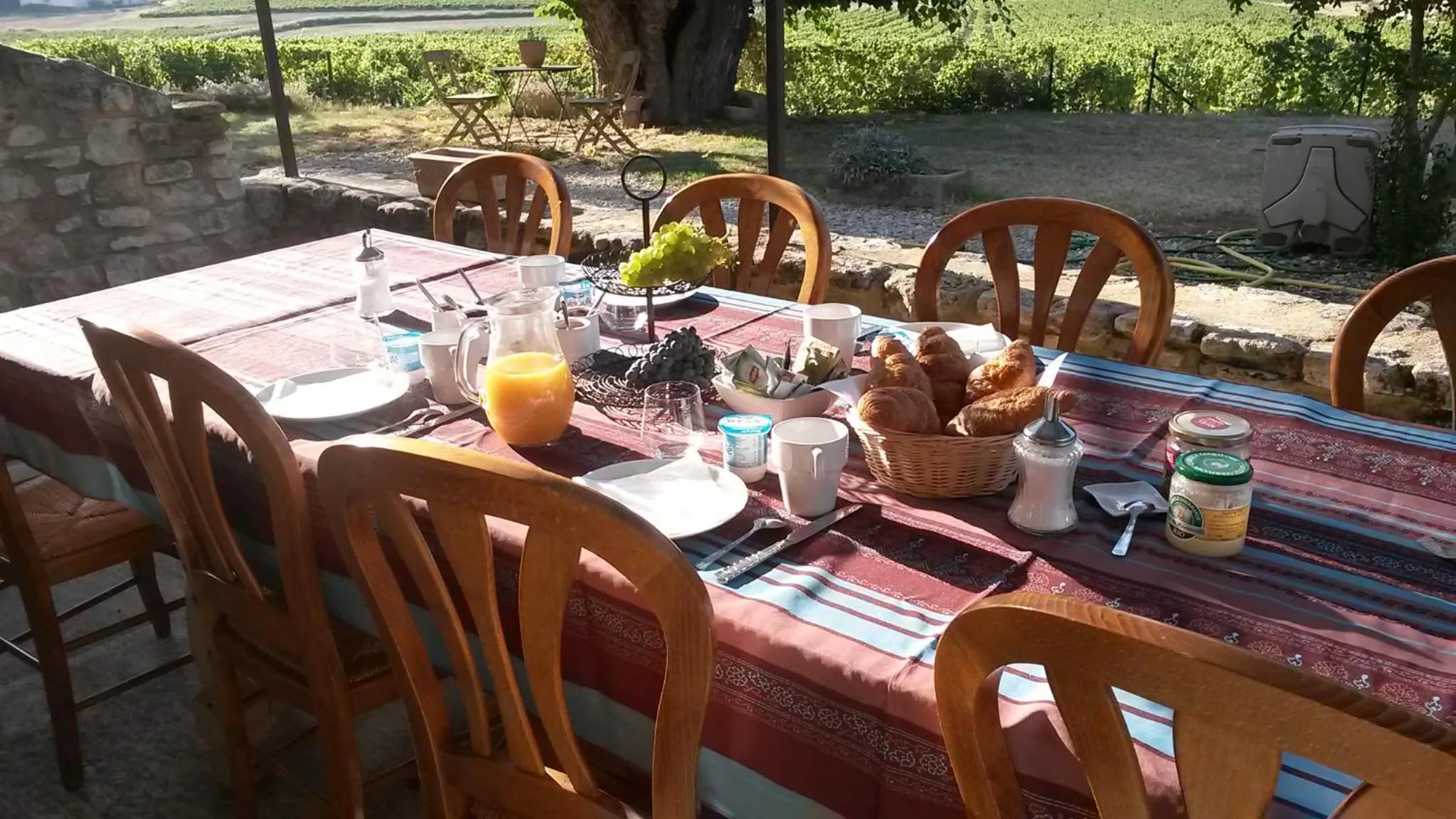 Breakfast in Ferme de Palumiane - Chambres climatisées