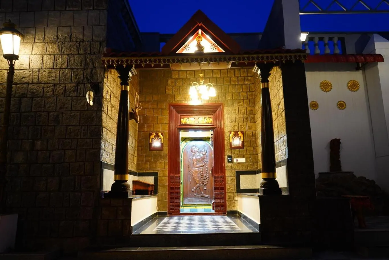 Facade/entrance in A R Thangakottai