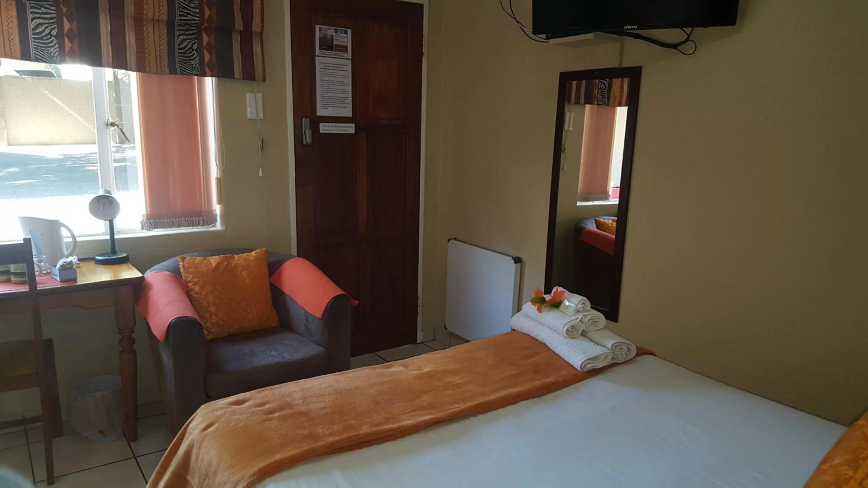 Bedroom, Bed in African Sky Guest House