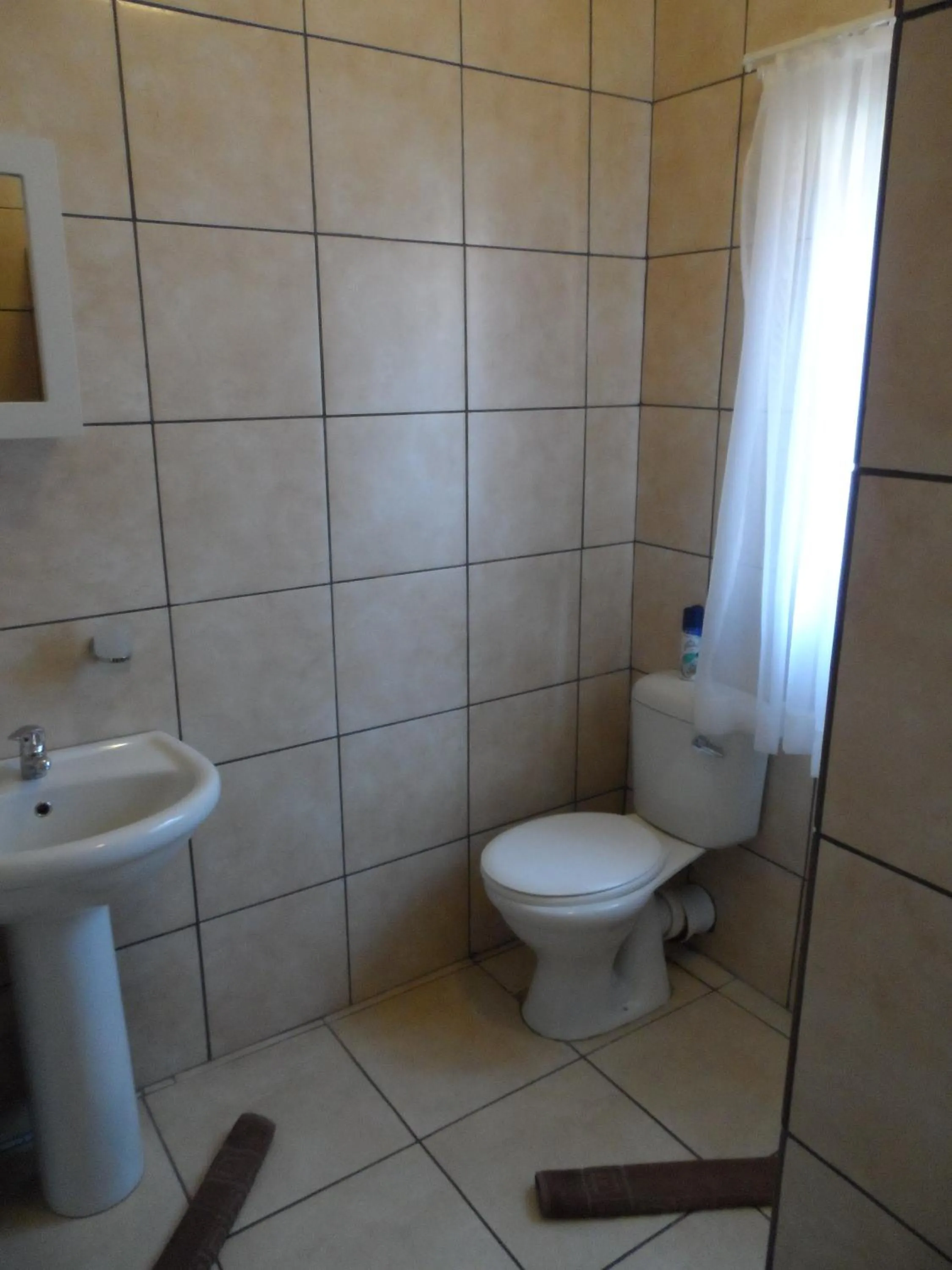 Shower in African Sky Guest House