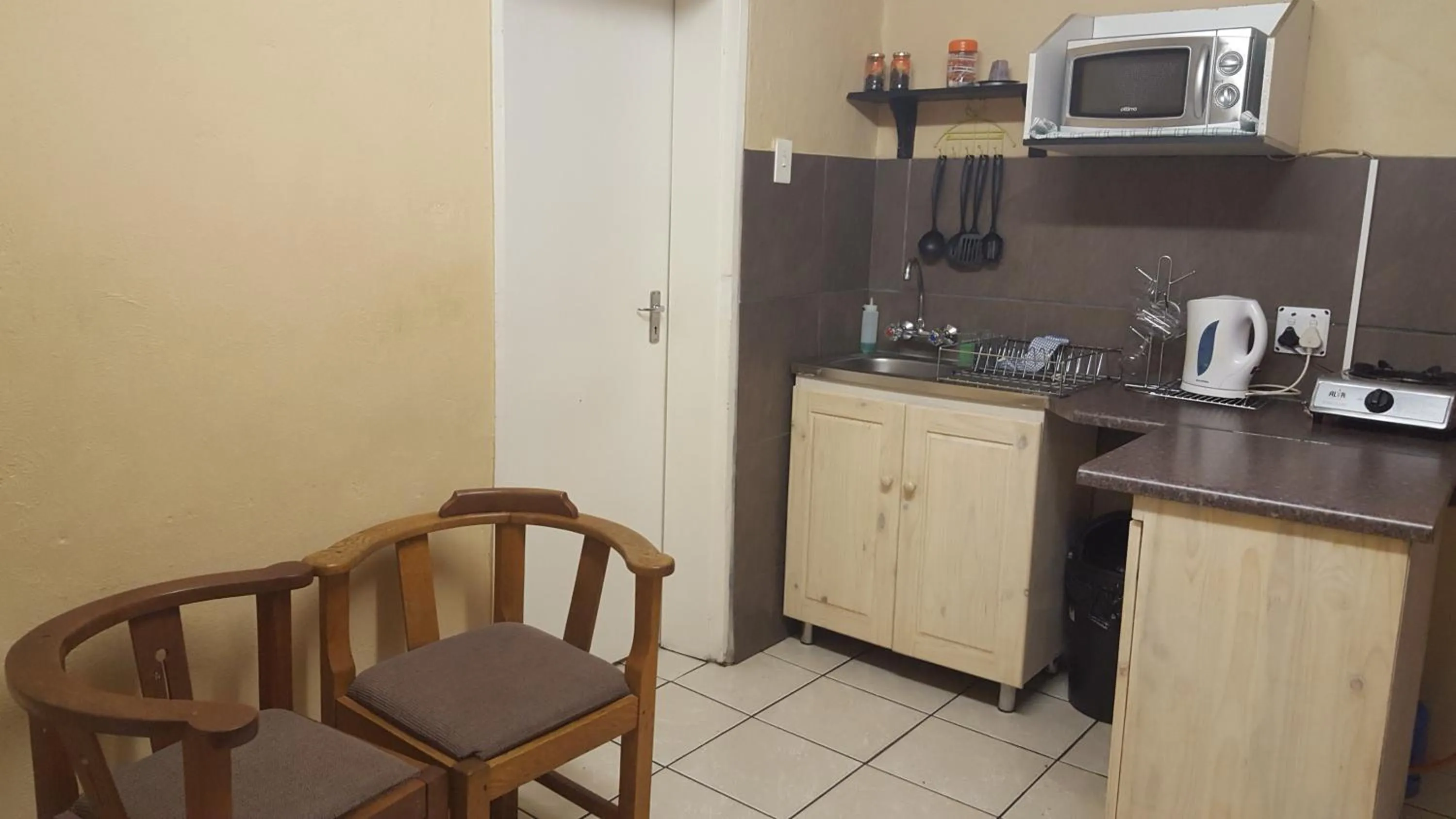 Communal kitchen in African Sky Guest House