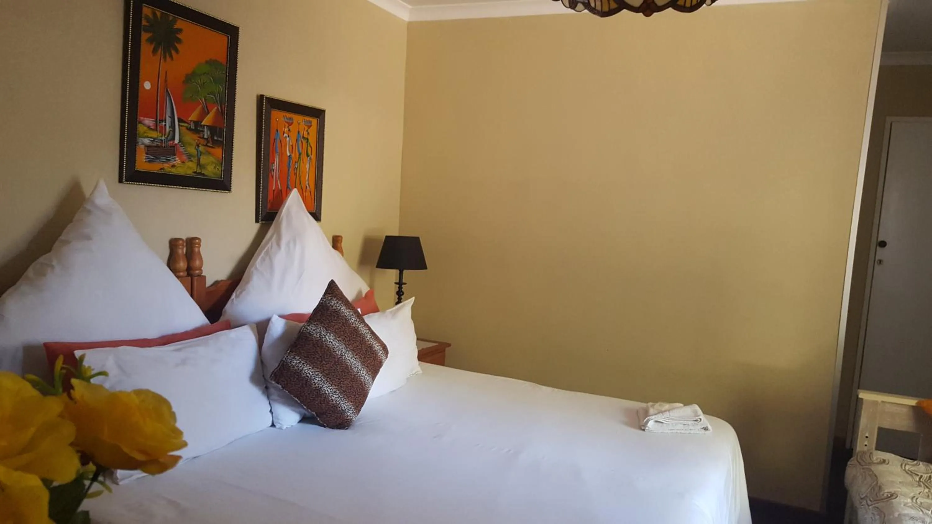 Photo of the whole room, Bed in African Sky Guest House