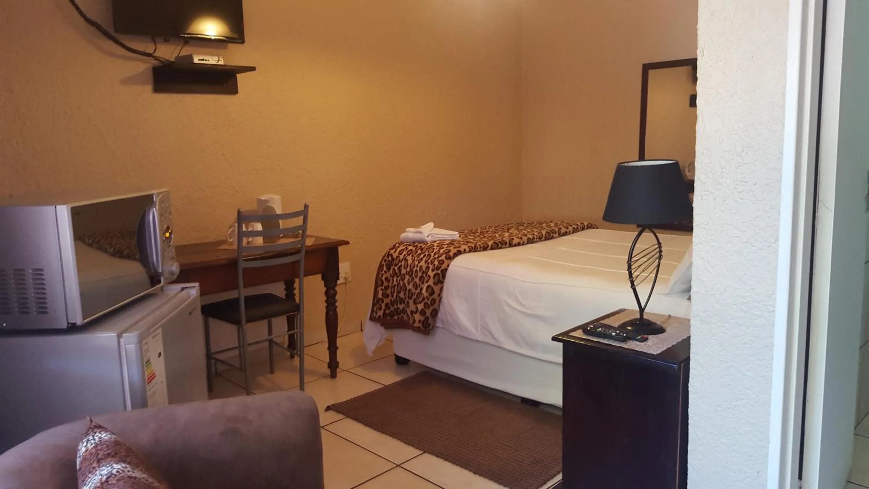 Photo of the whole room, Bed in African Sky Guest House