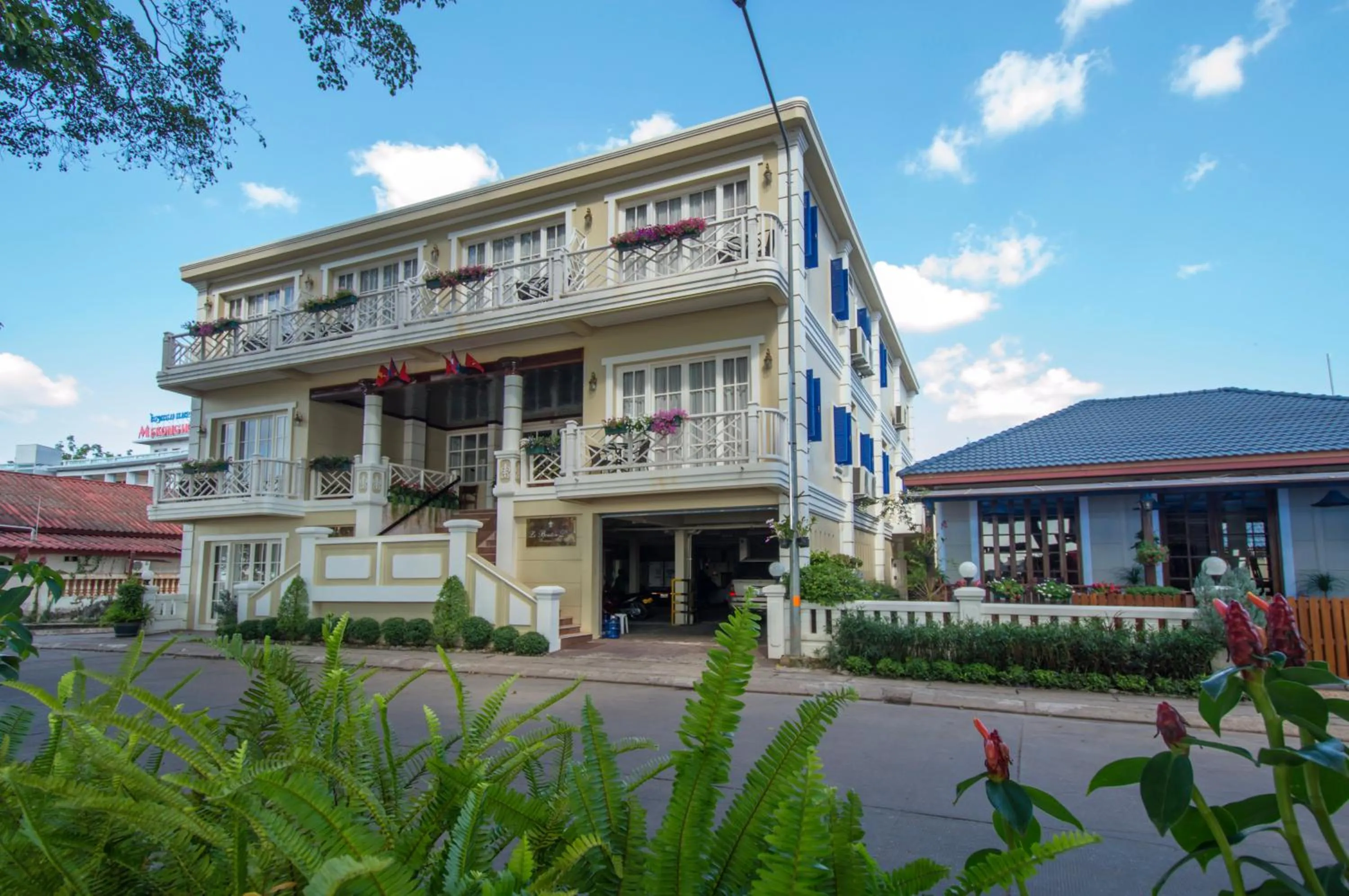 Property building in Le Bouton D'or Boutique Hotel