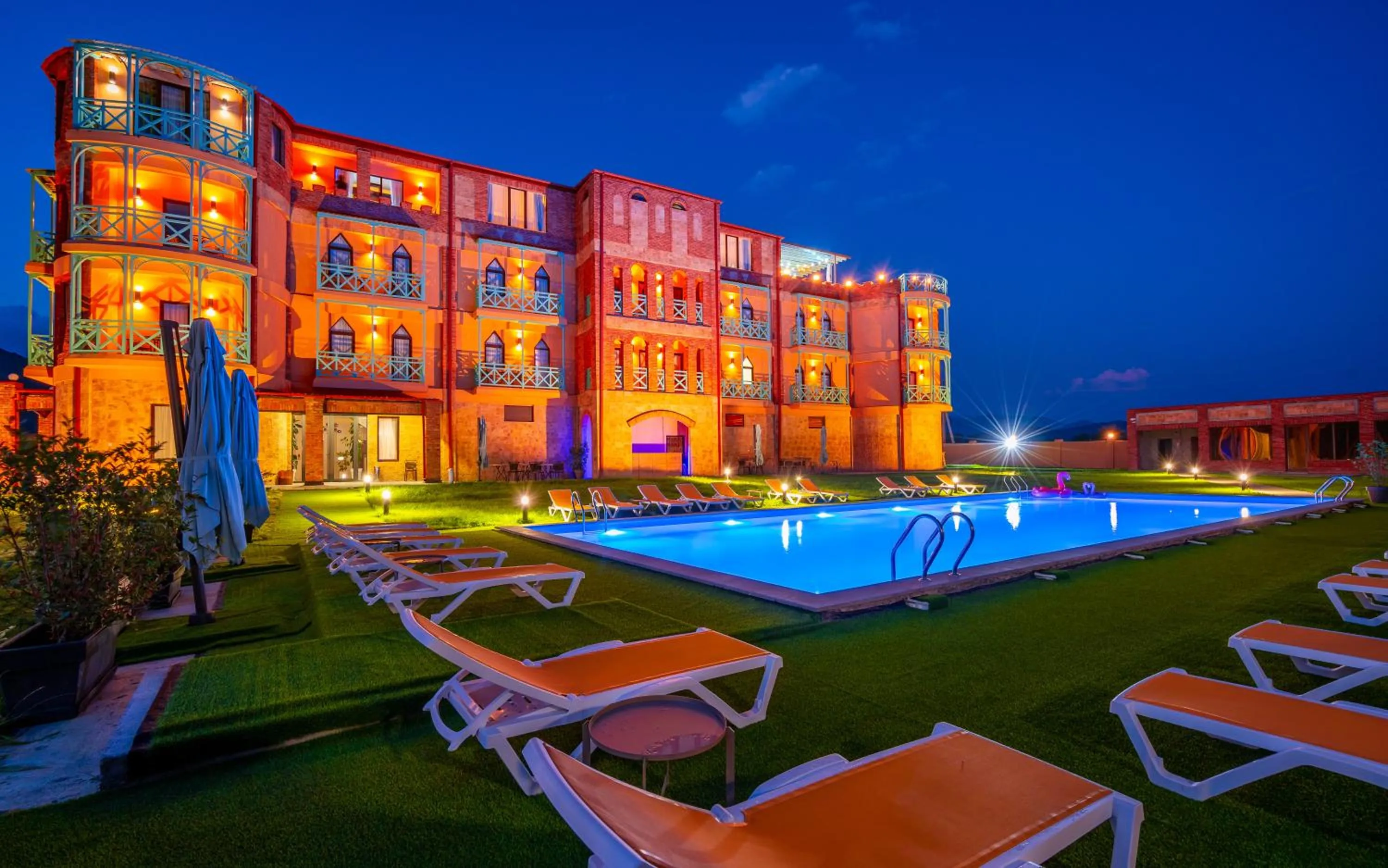 Property building in Burki Castle & Cellar