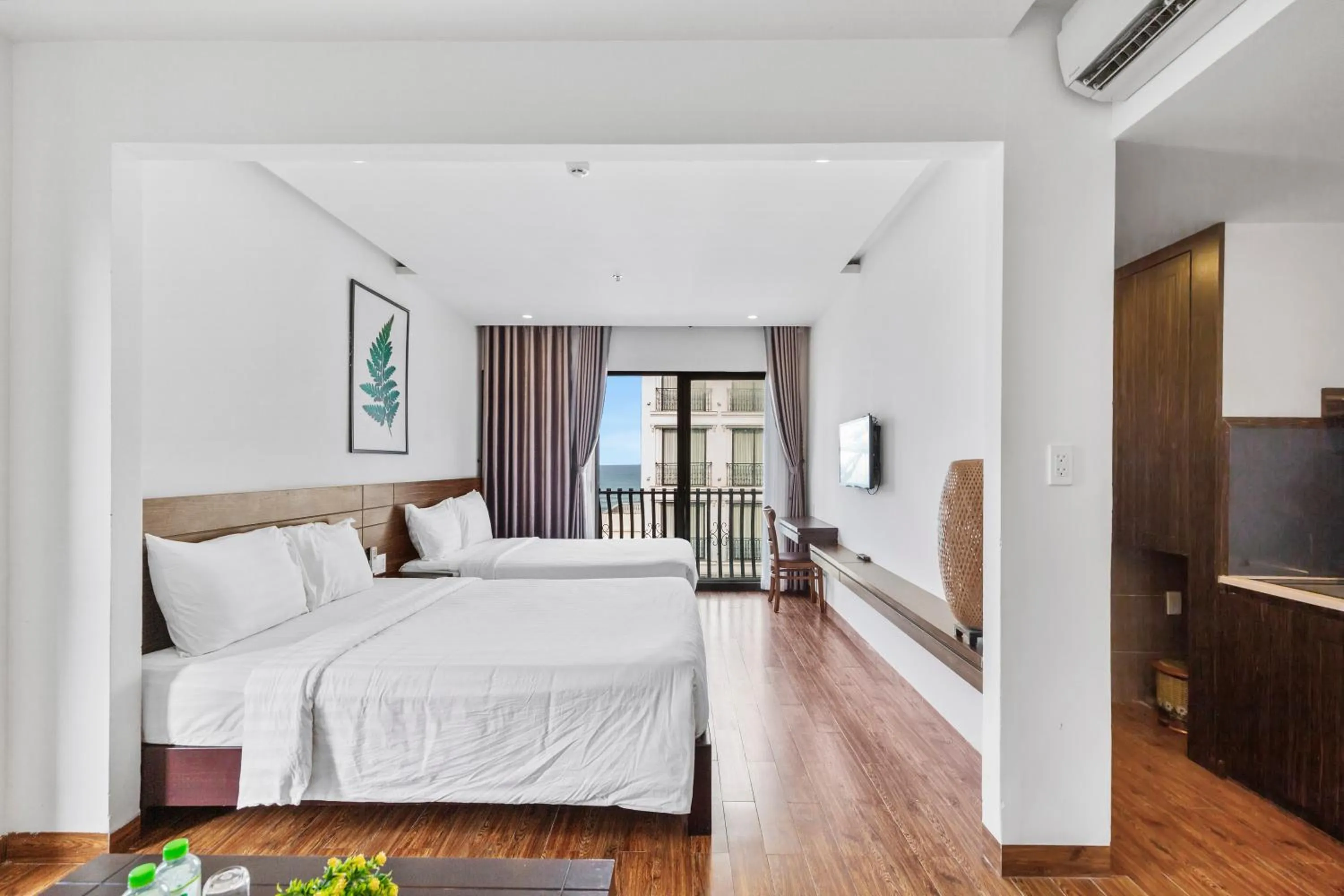 Bed in Amis Hotel & Apartment - 50m to My Khe Beach