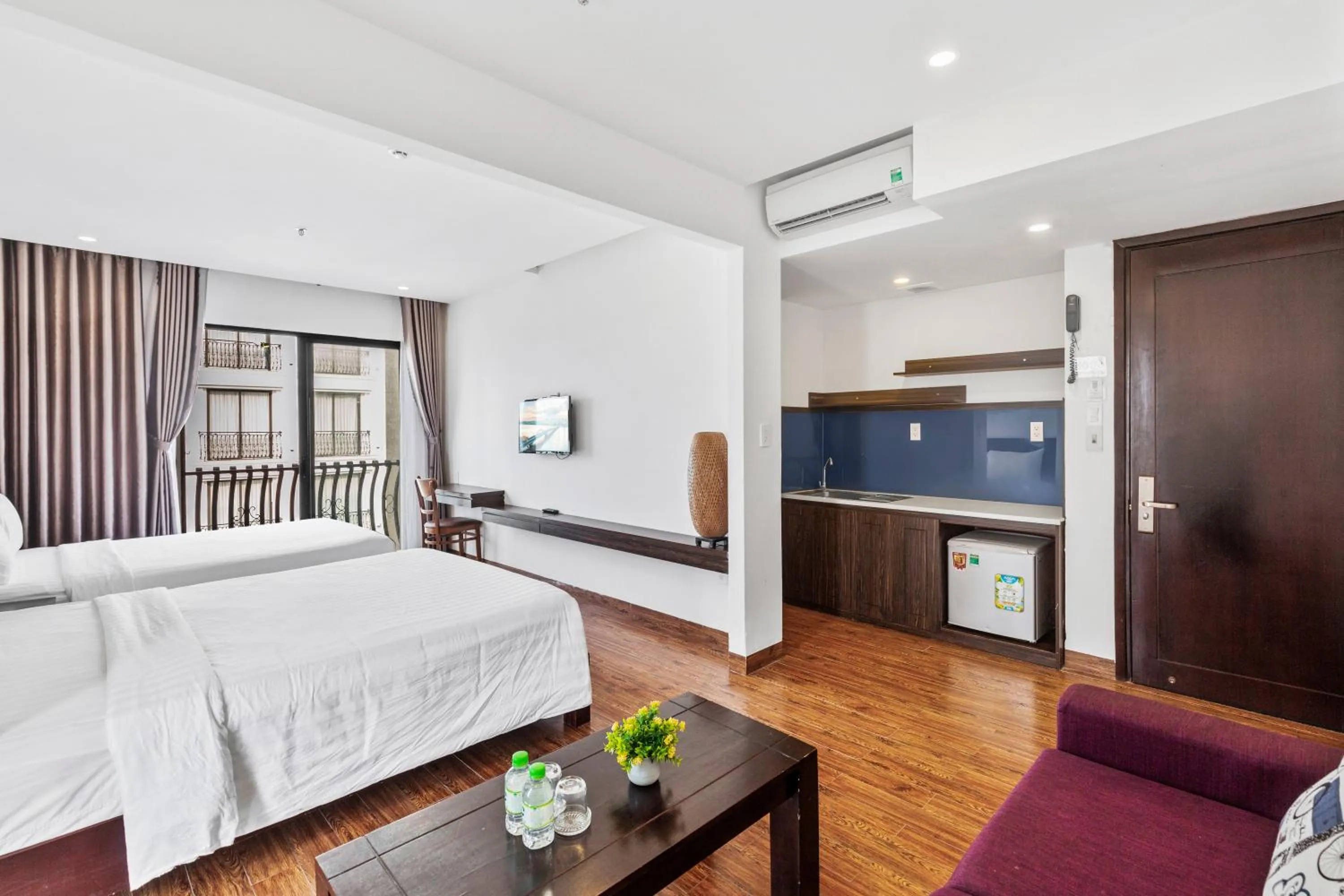 Bed in Amis Hotel & Apartment - 50m to My Khe Beach