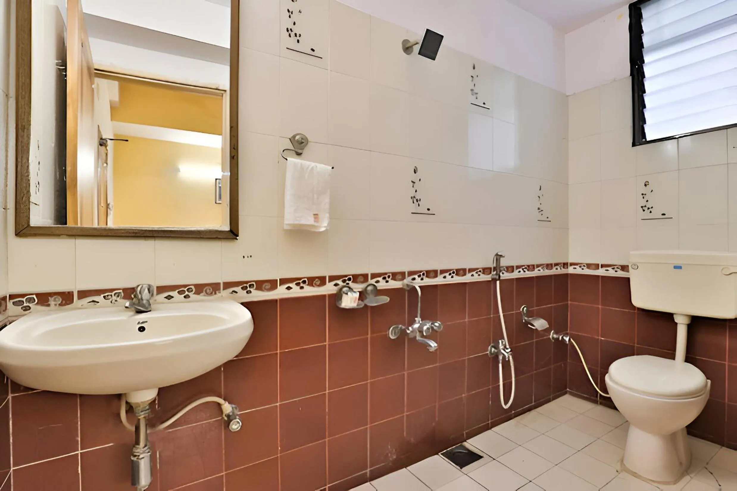 Bathroom in Hotel Vrundavan Residency