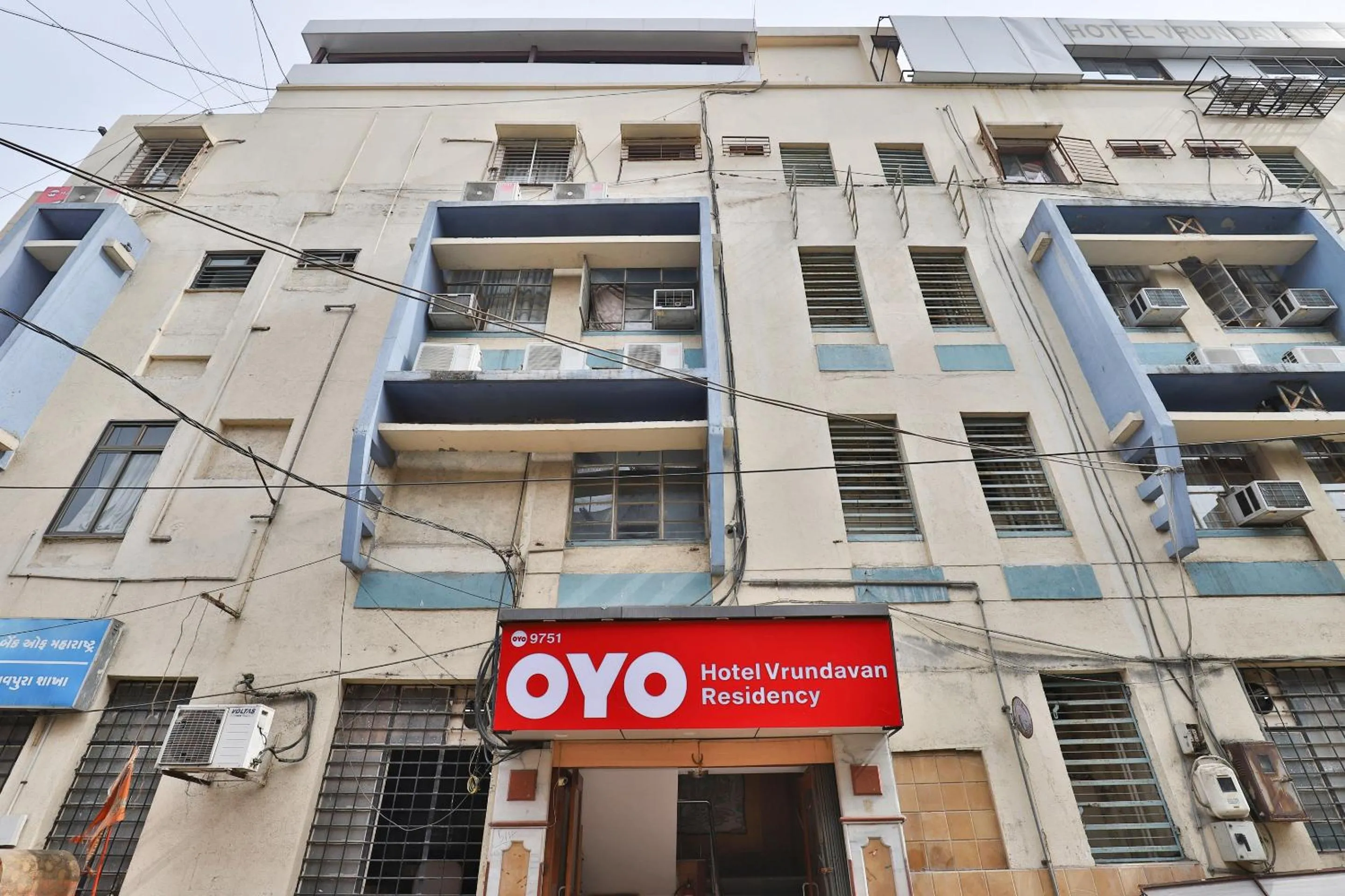 Property building in Collection O Dandiya Bazar Formerly Vrundavan Residency