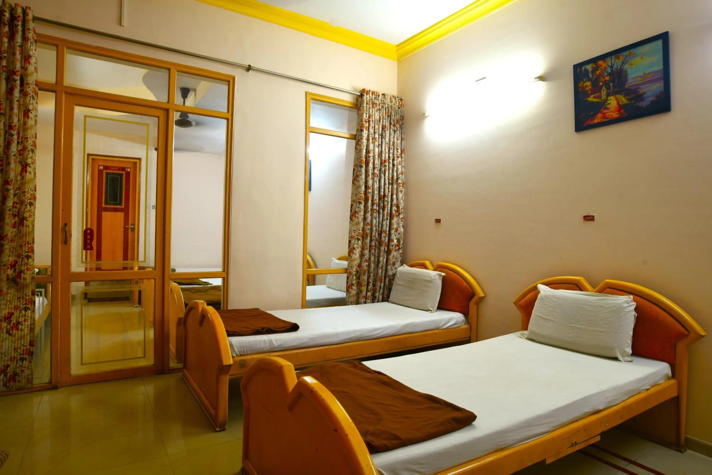 Bed in Hotel Vrundavan Residency