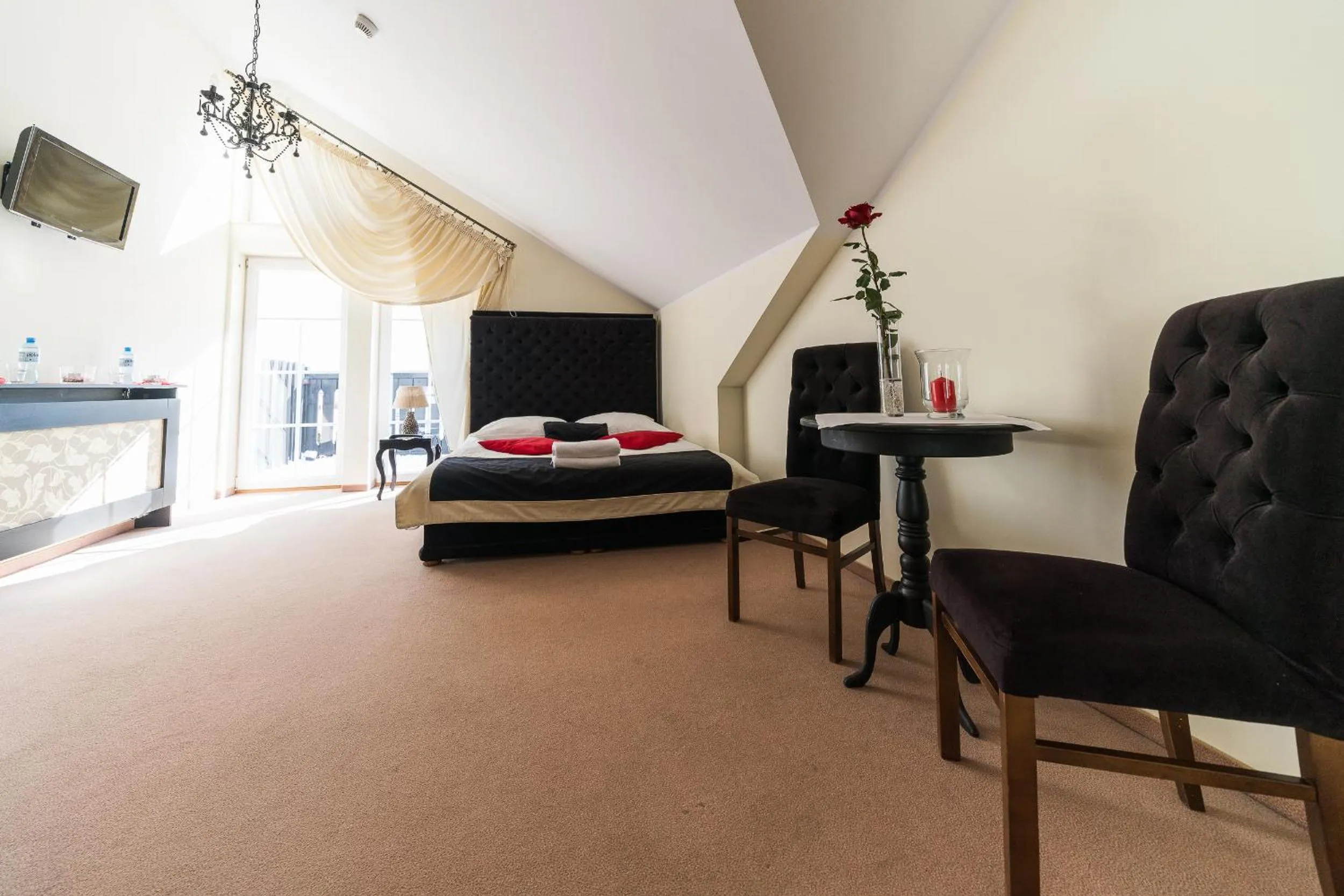 Photo of the whole room, Bed in Dworek Rajska Góra