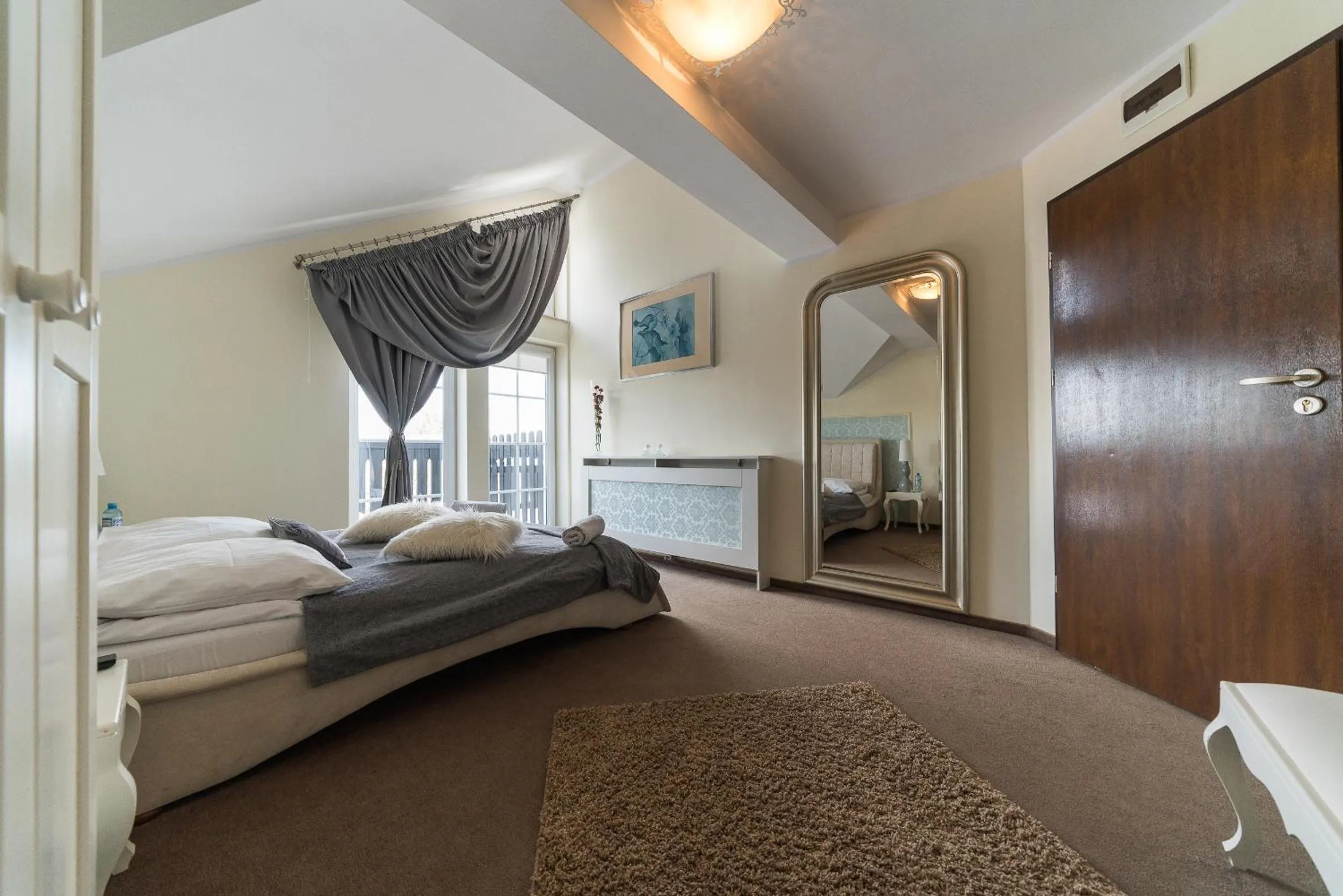 Bed in Dworek Rajska Góra