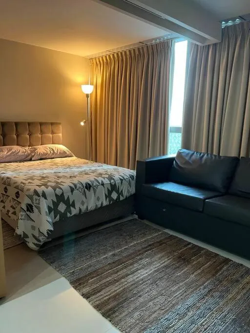 One-Bedroom Apartment in BGC Uptown Mall Suite