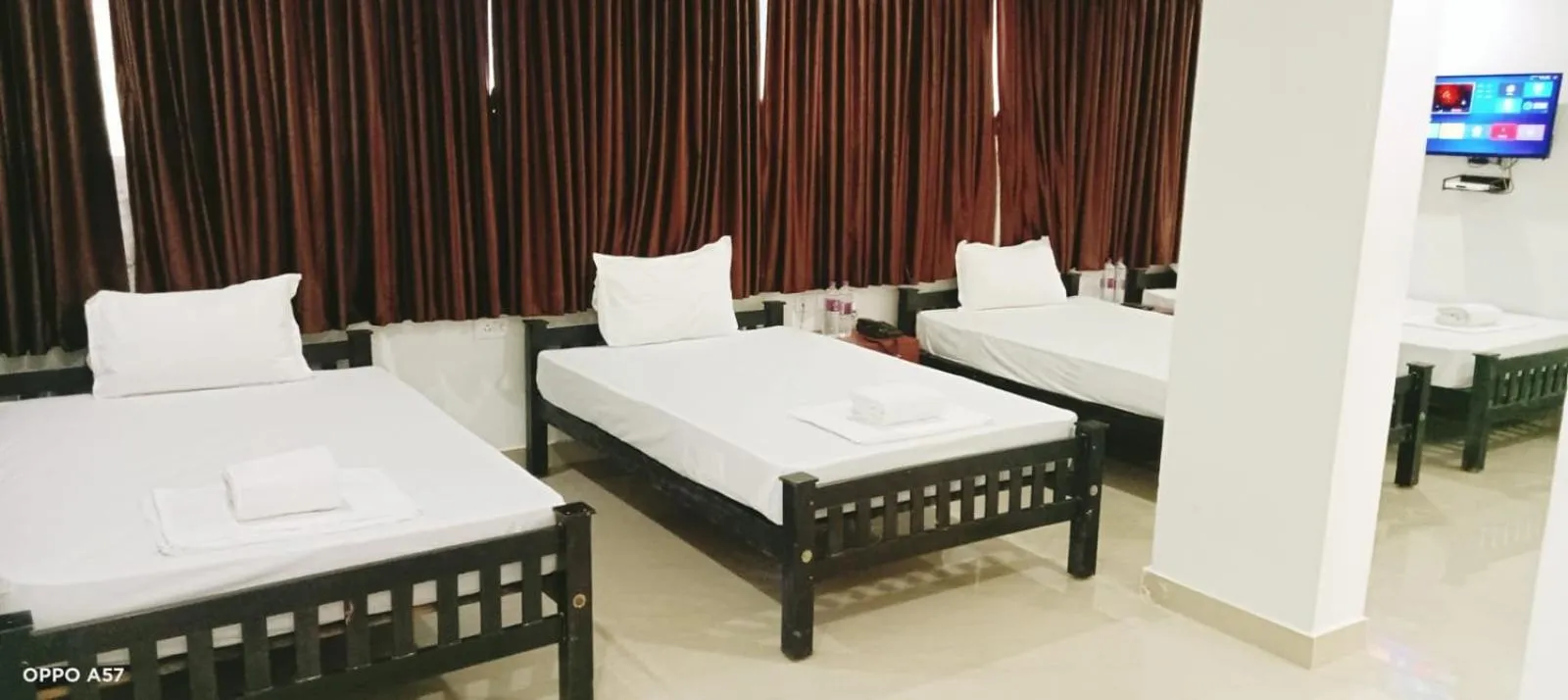 Bed in Hotel Idukki Castle