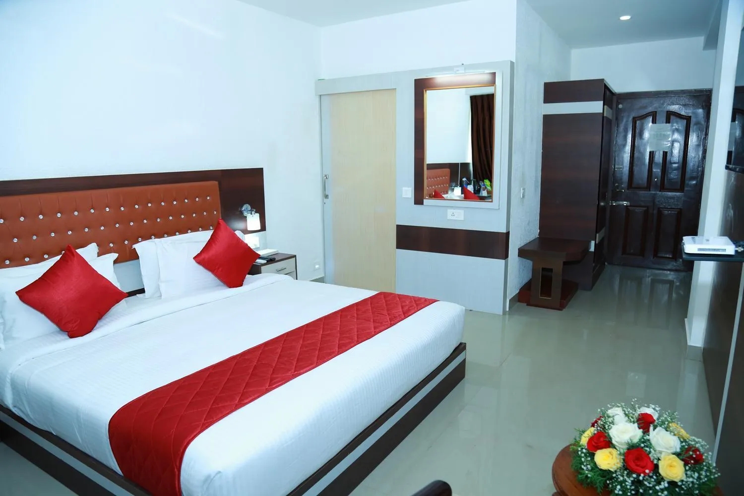 Bed in Hotel Idukki Castle