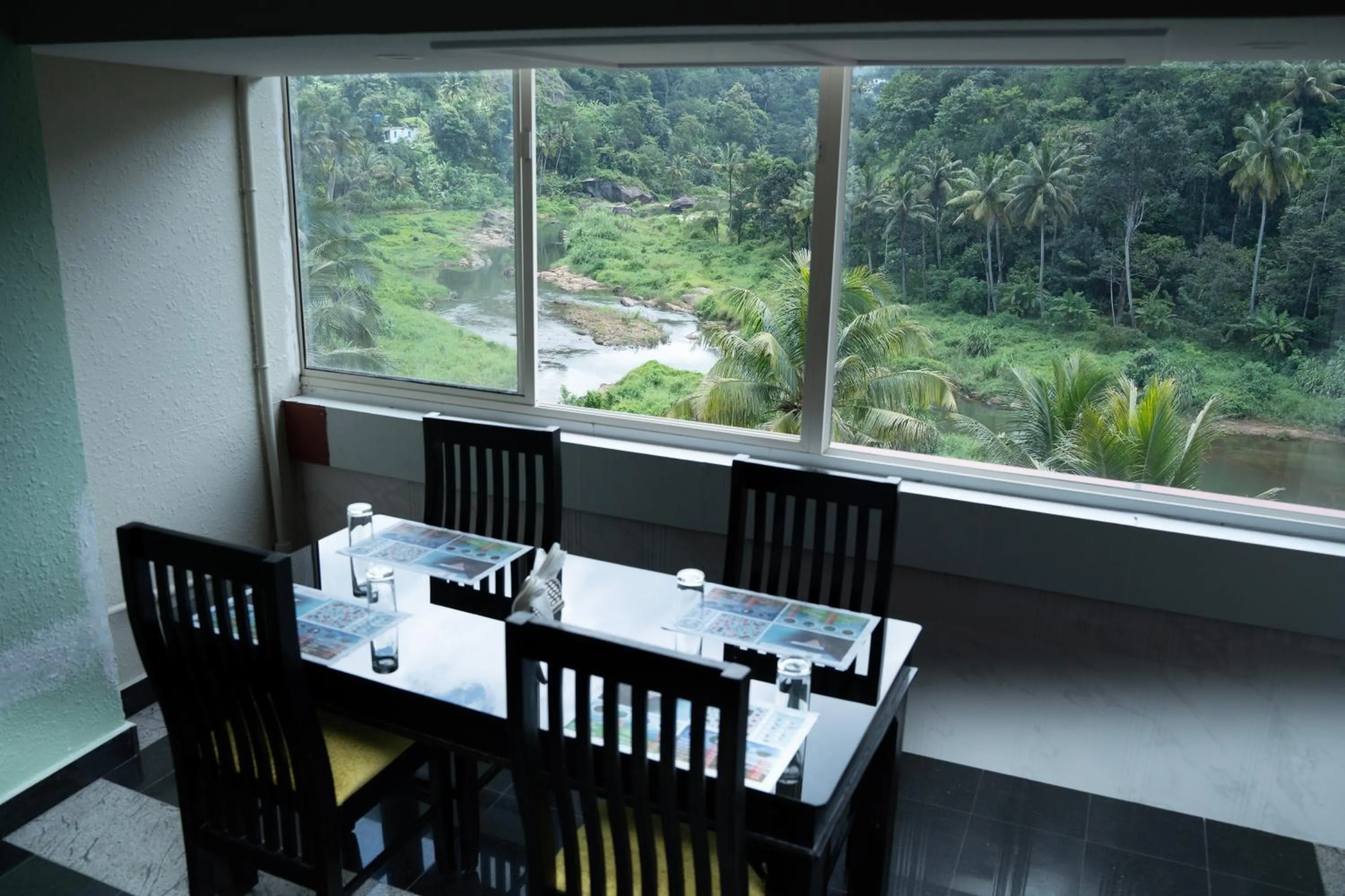 Dining area in Hotel Idukki Castle