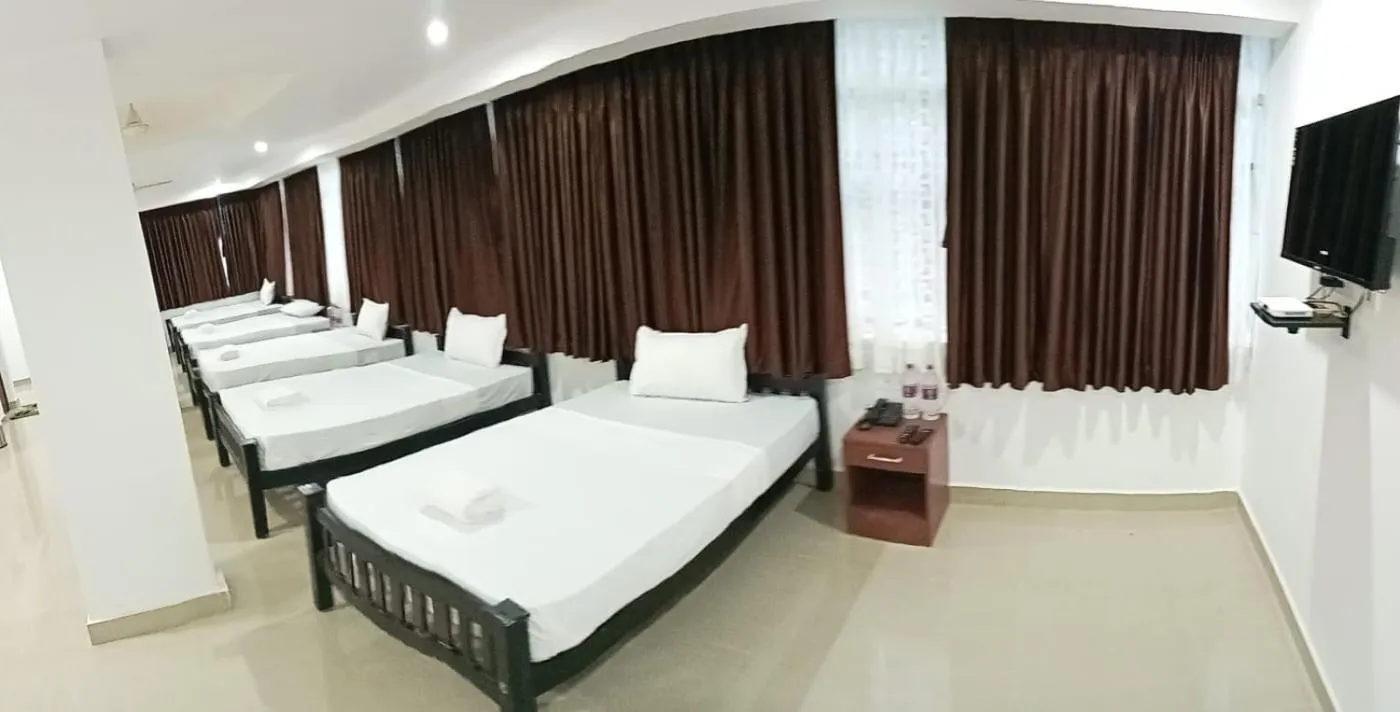 Bed in Hotel Idukki Castle