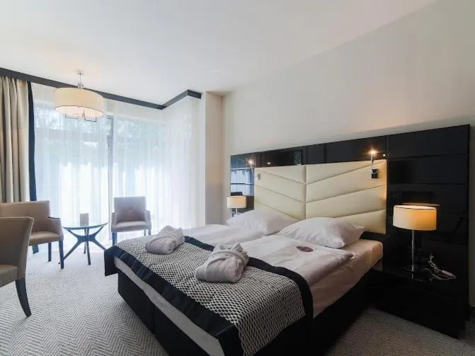 Day, Bed in Diune Apartment