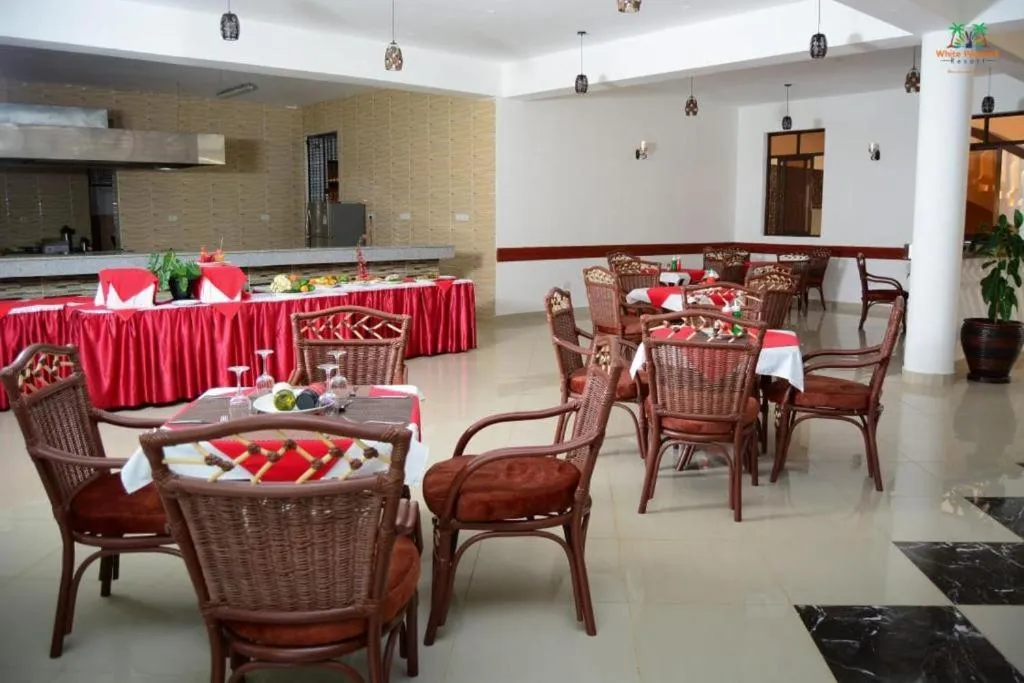 Restaurant/places to eat in White Peacock Resort Mtwapa