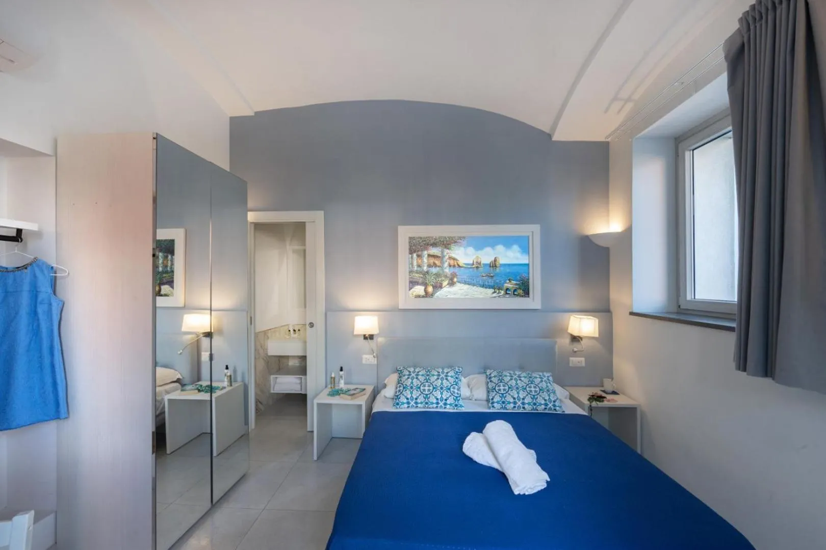 Photo of the whole room, Bed in Villa Emanuel White