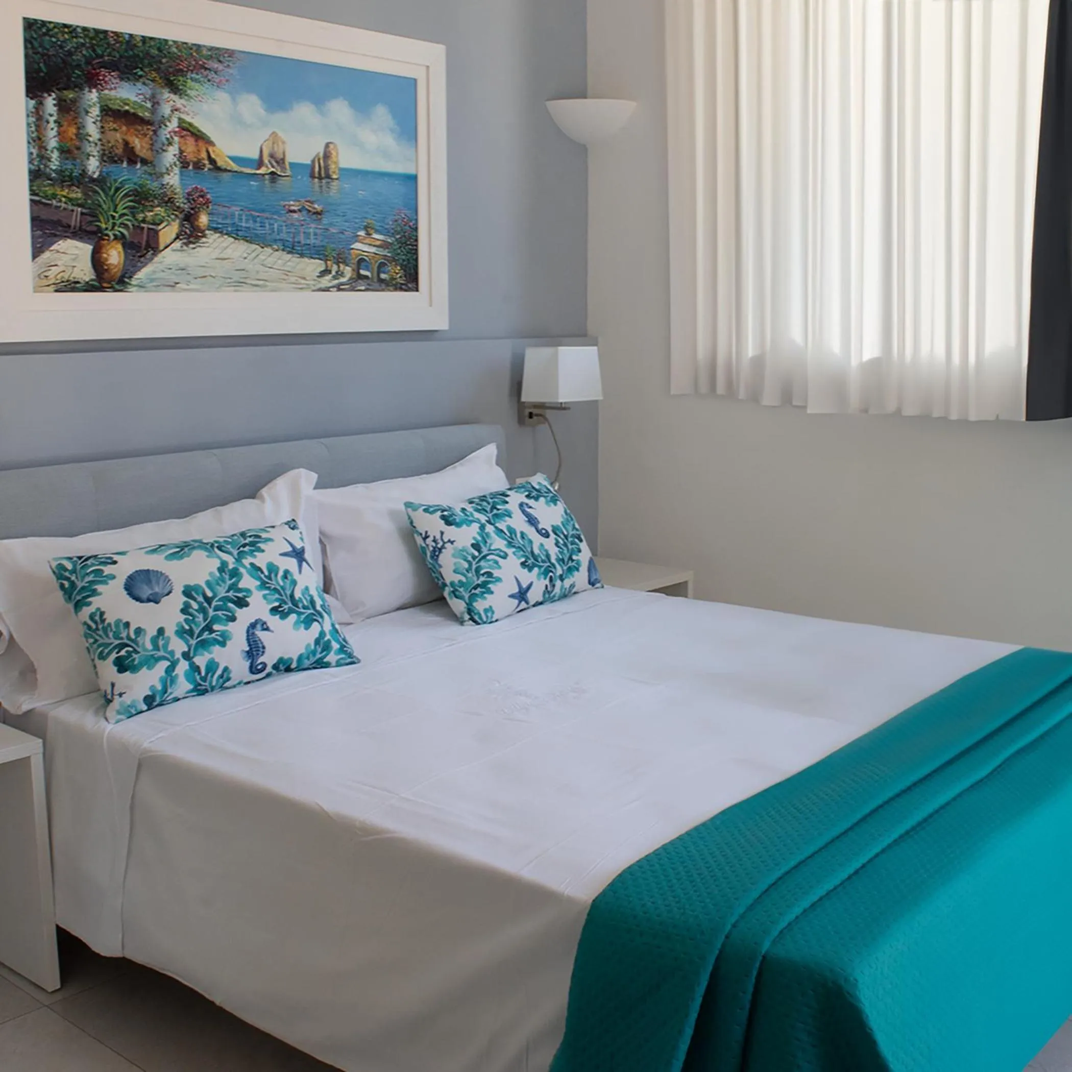 Bed in Villa Emanuel White