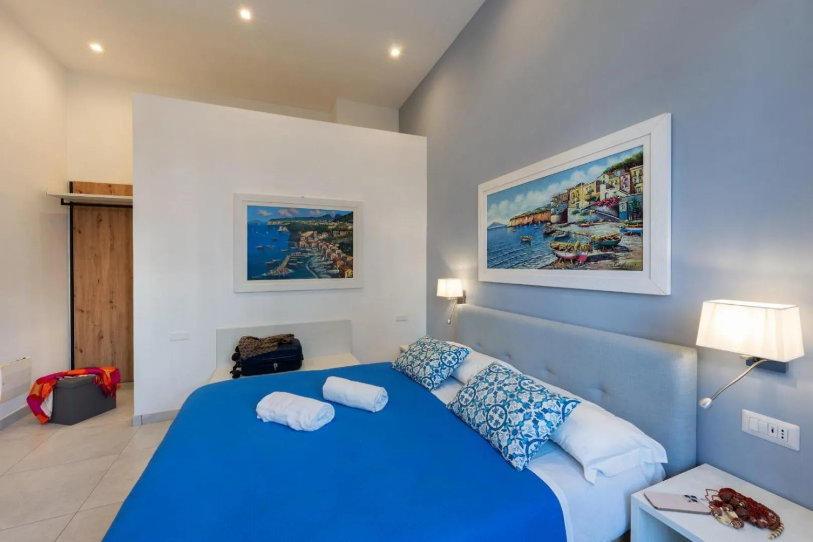 Bed in Villa Emanuel White