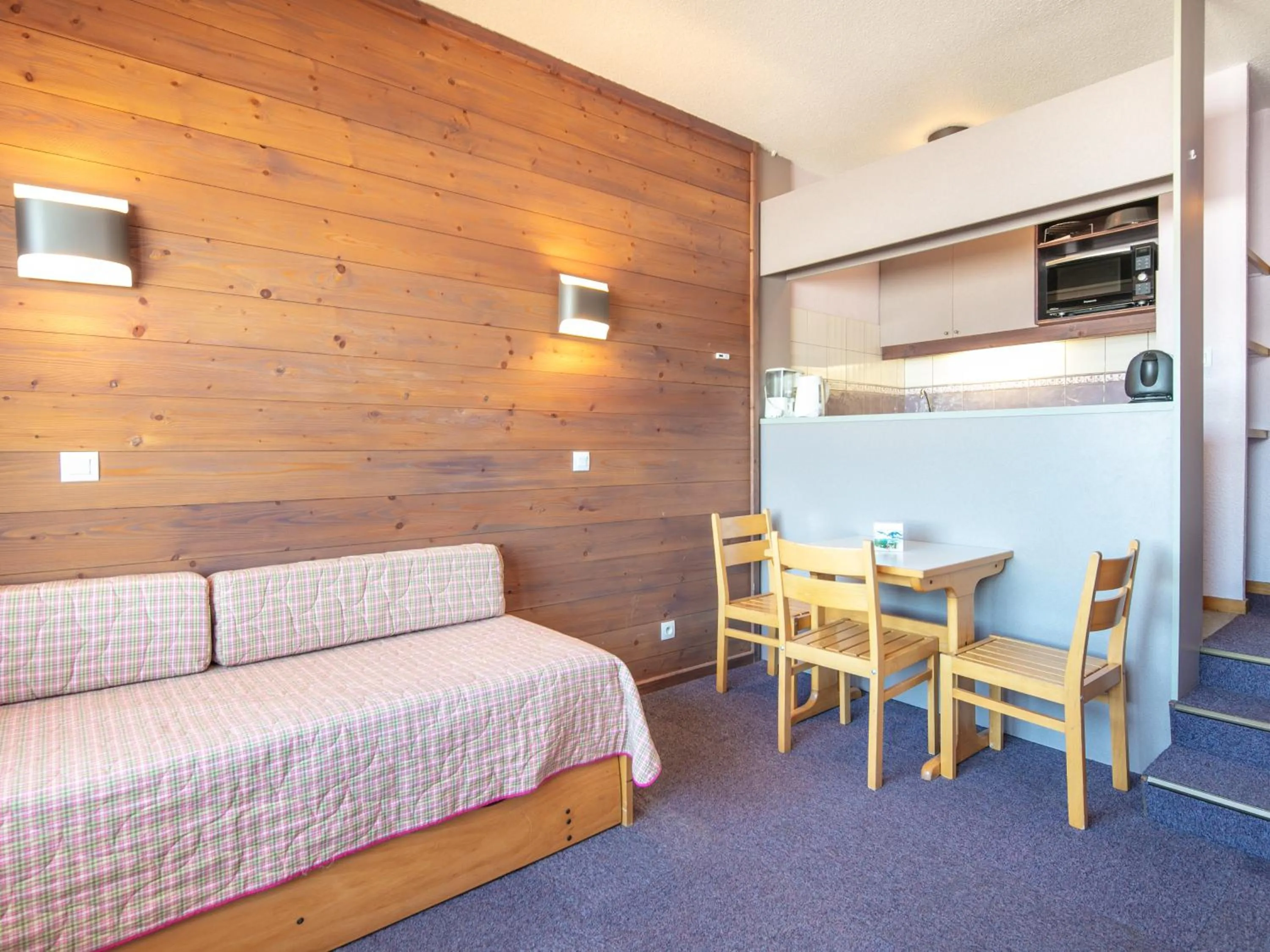 Living room, Bed in Vacancéole - Résidence Le Sappey - Doucy