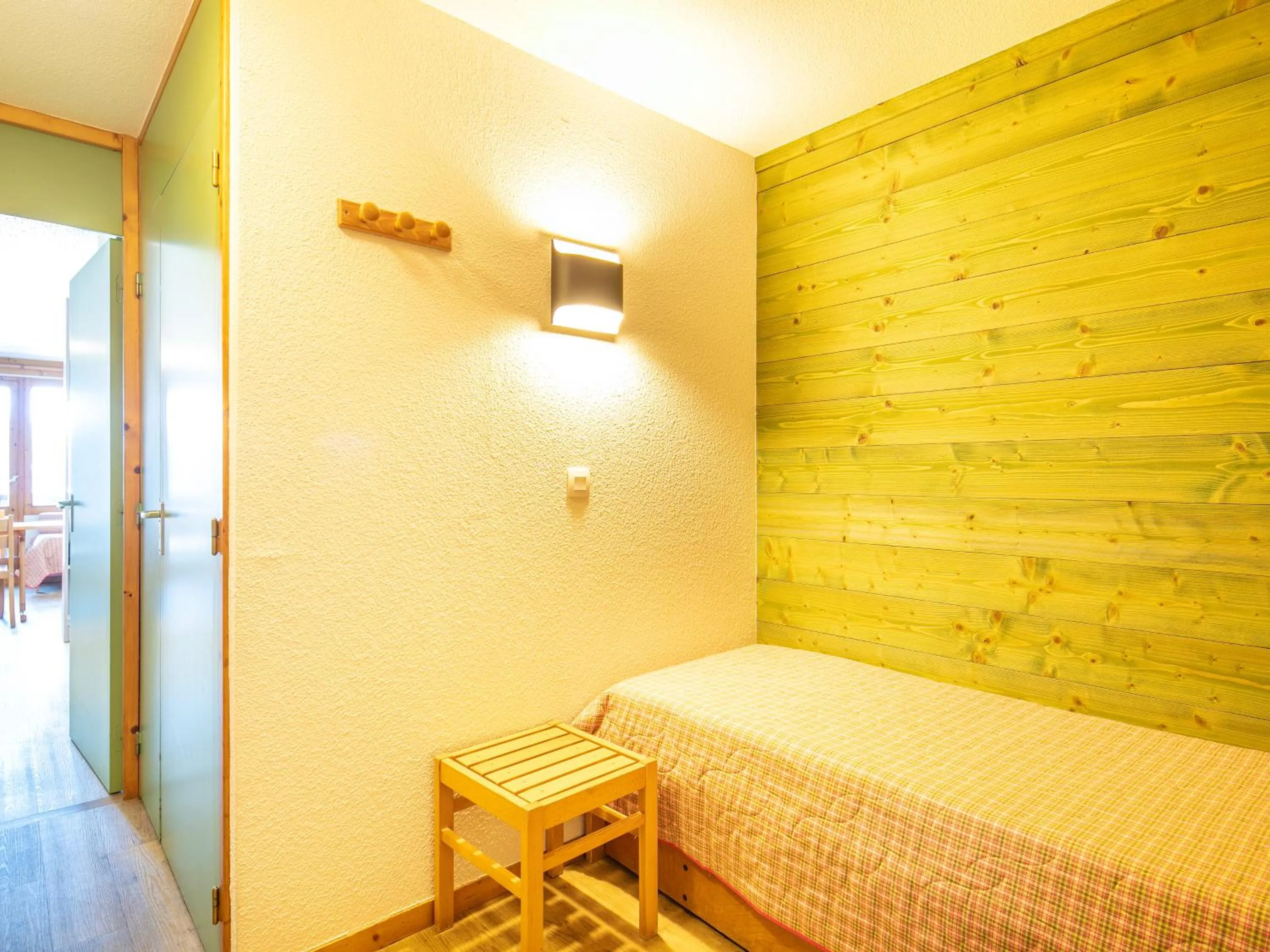 Bedroom, Bed in Vacancéole - Résidence Le Sappey - Doucy