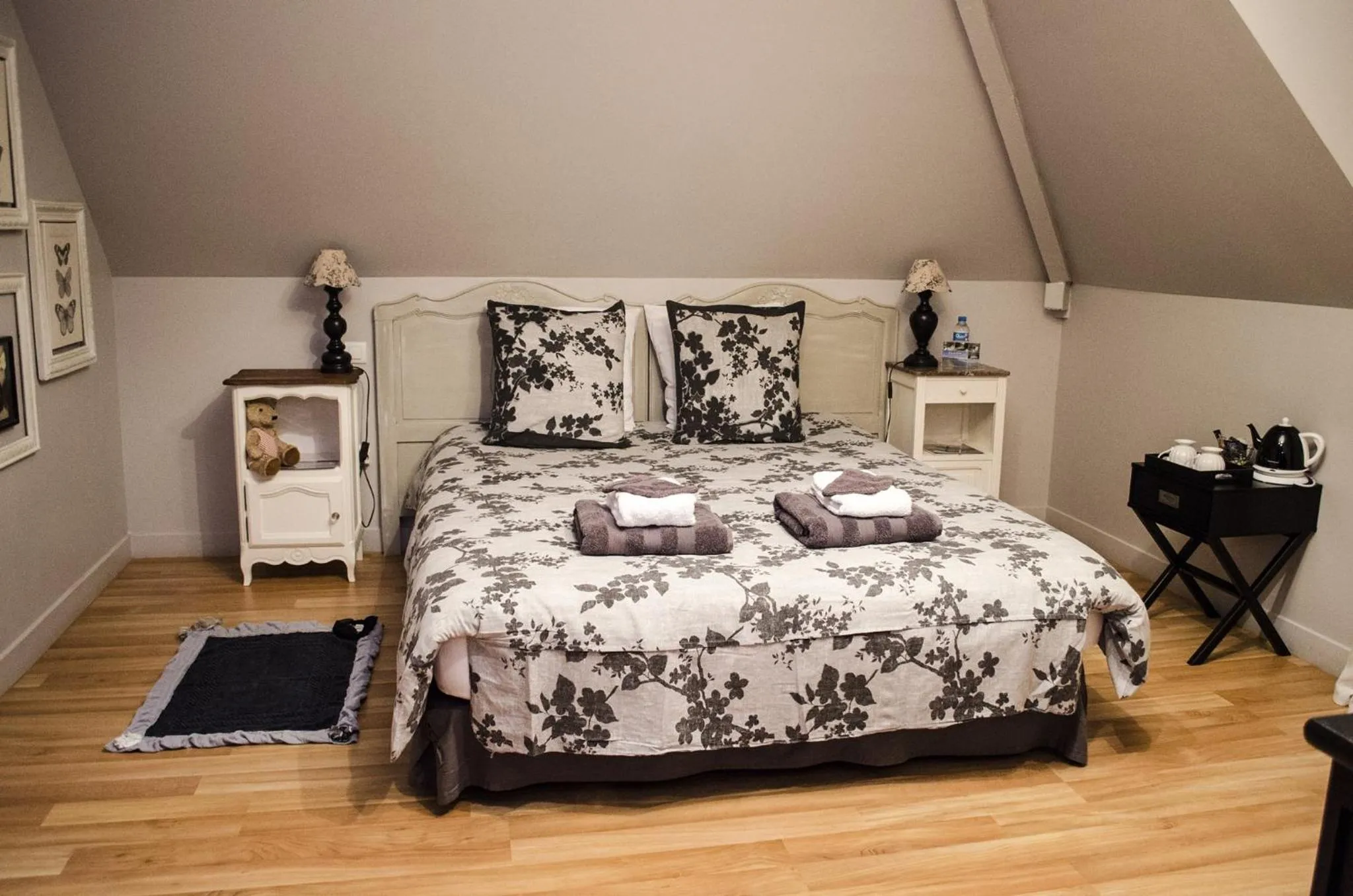 Coffee/tea facilities, Bed in L'Escarbotine