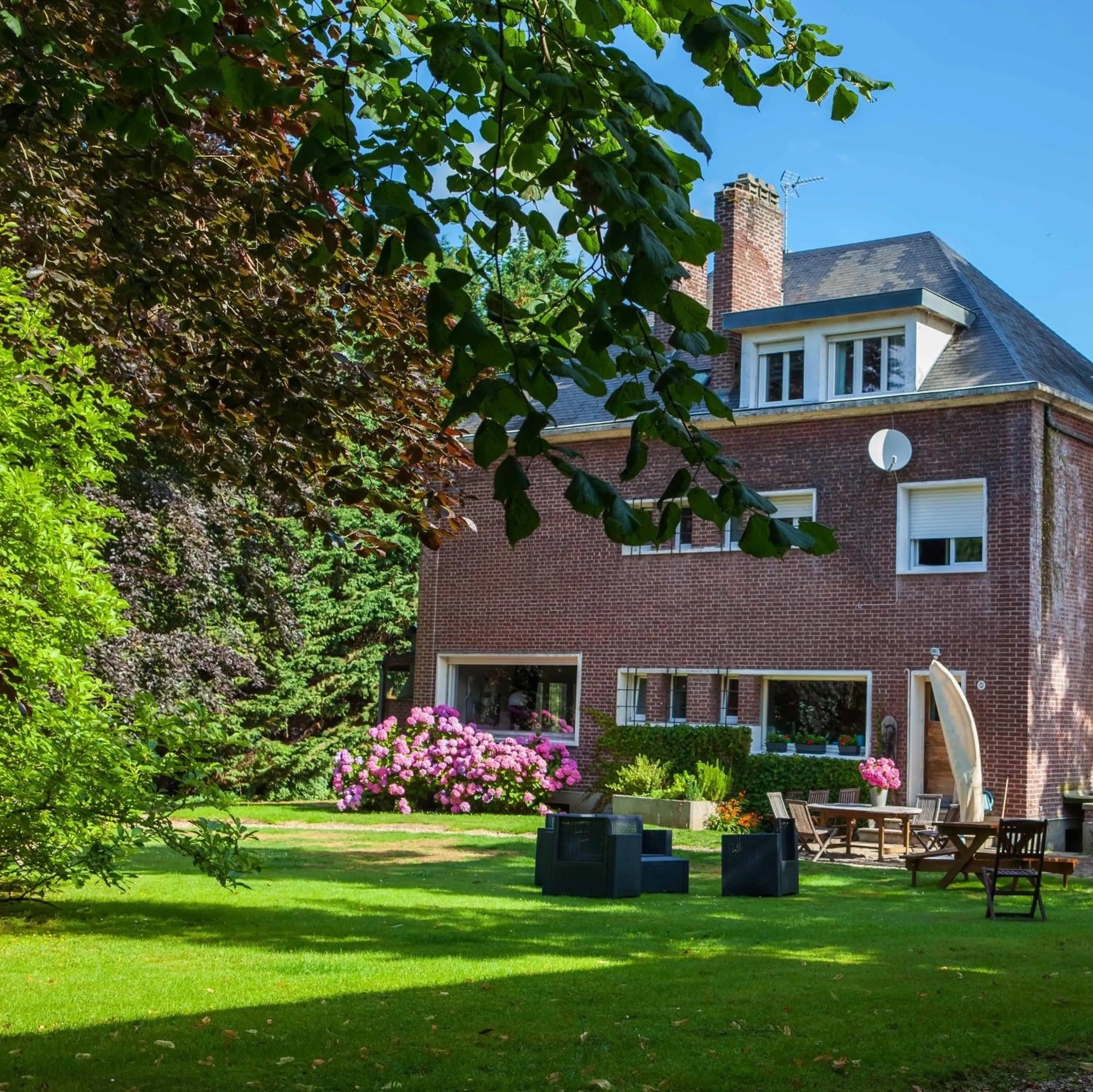 Patio in L'Escarbotine
