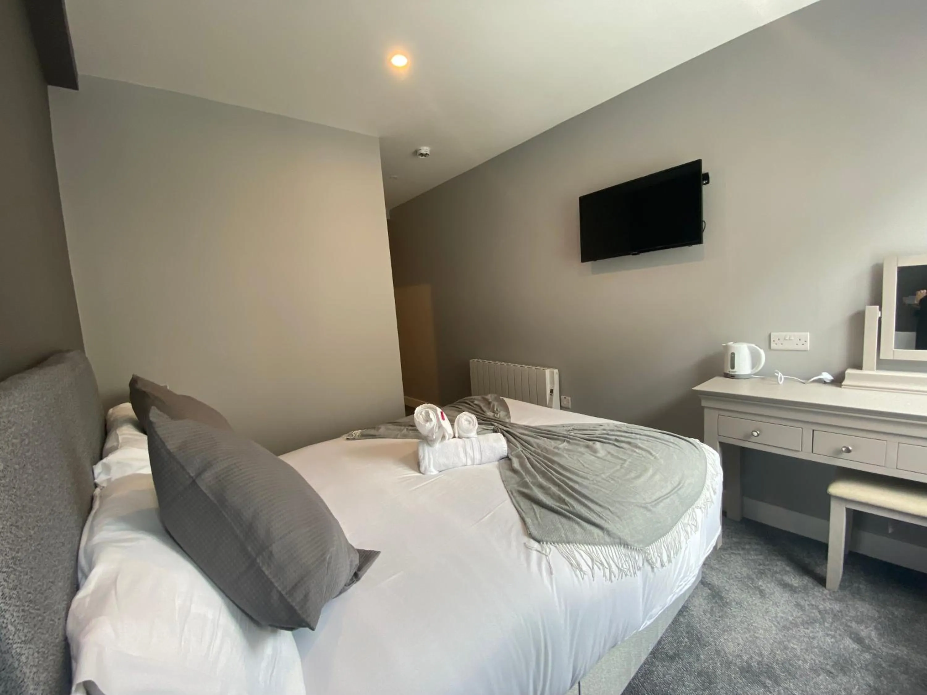 Bedroom, Bed in Madison House