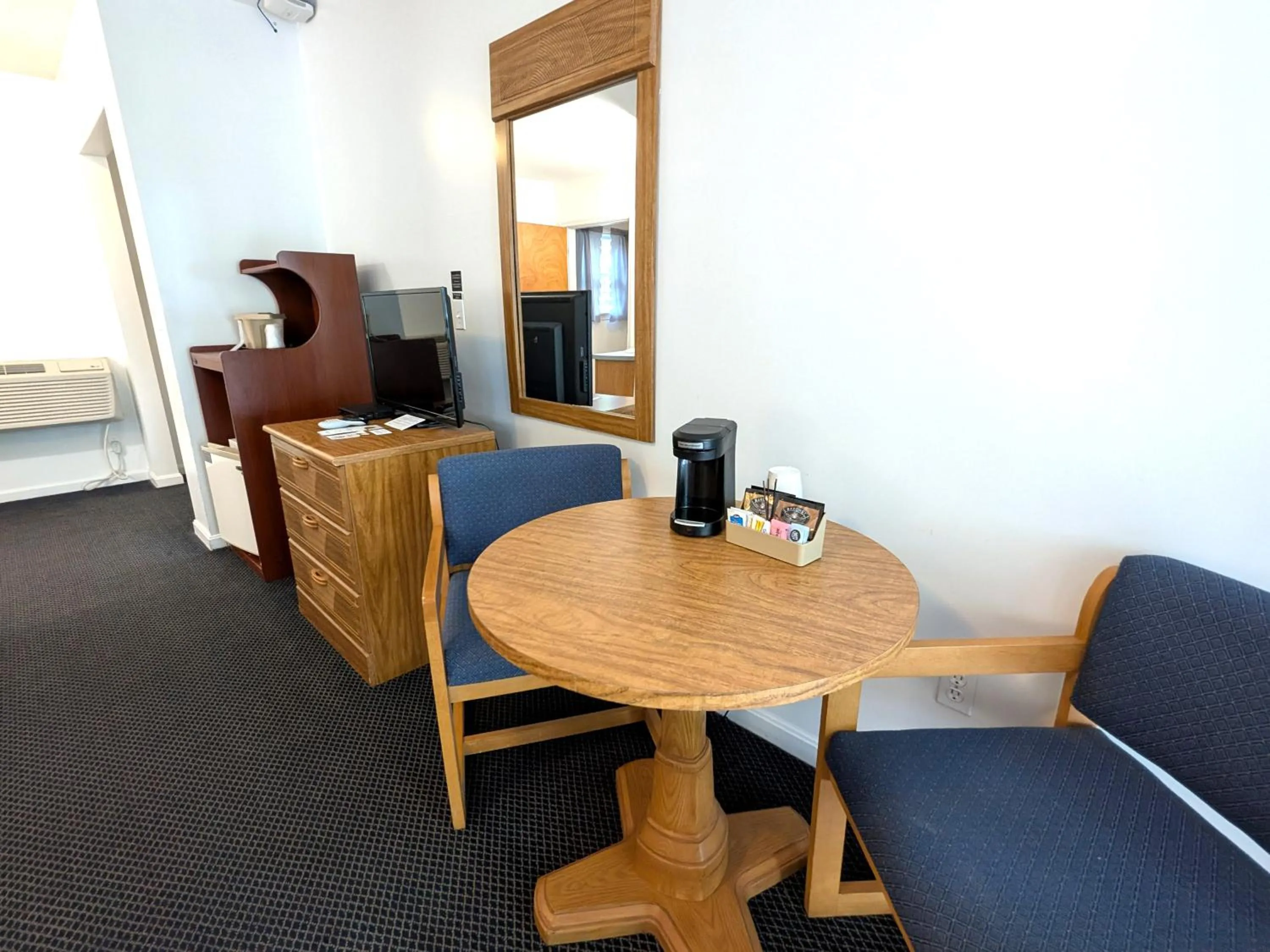 Seating area in Ocean Acres Ogunquit