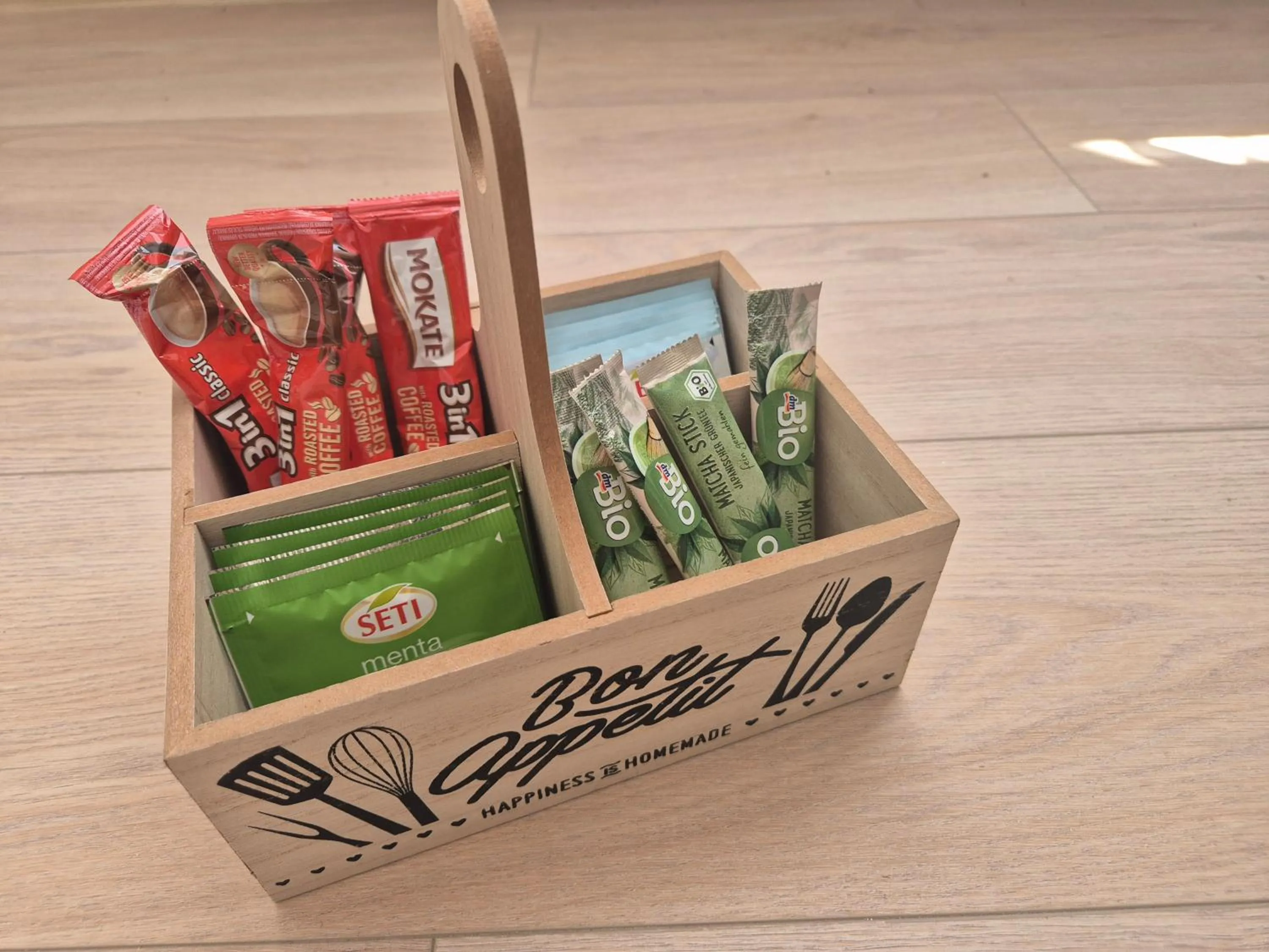 Dining area in Old Town Residence - Free parking