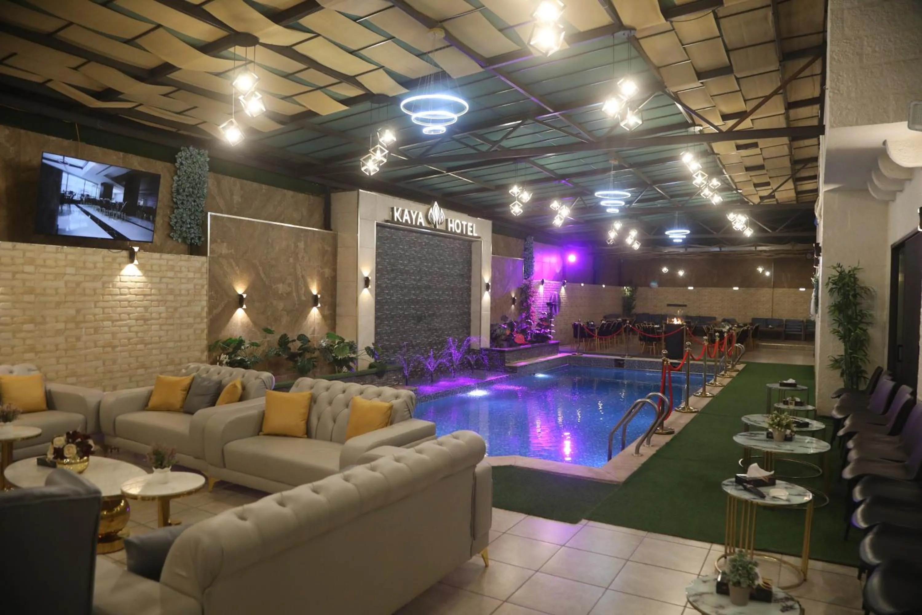 Swimming pool in Kaya Hotel Amman