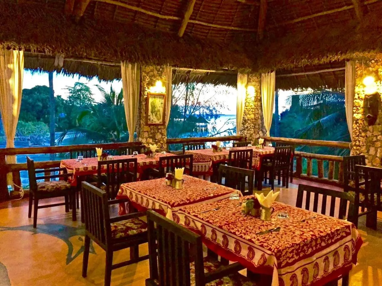 Restaurant/places to eat in Mangrove Lodge