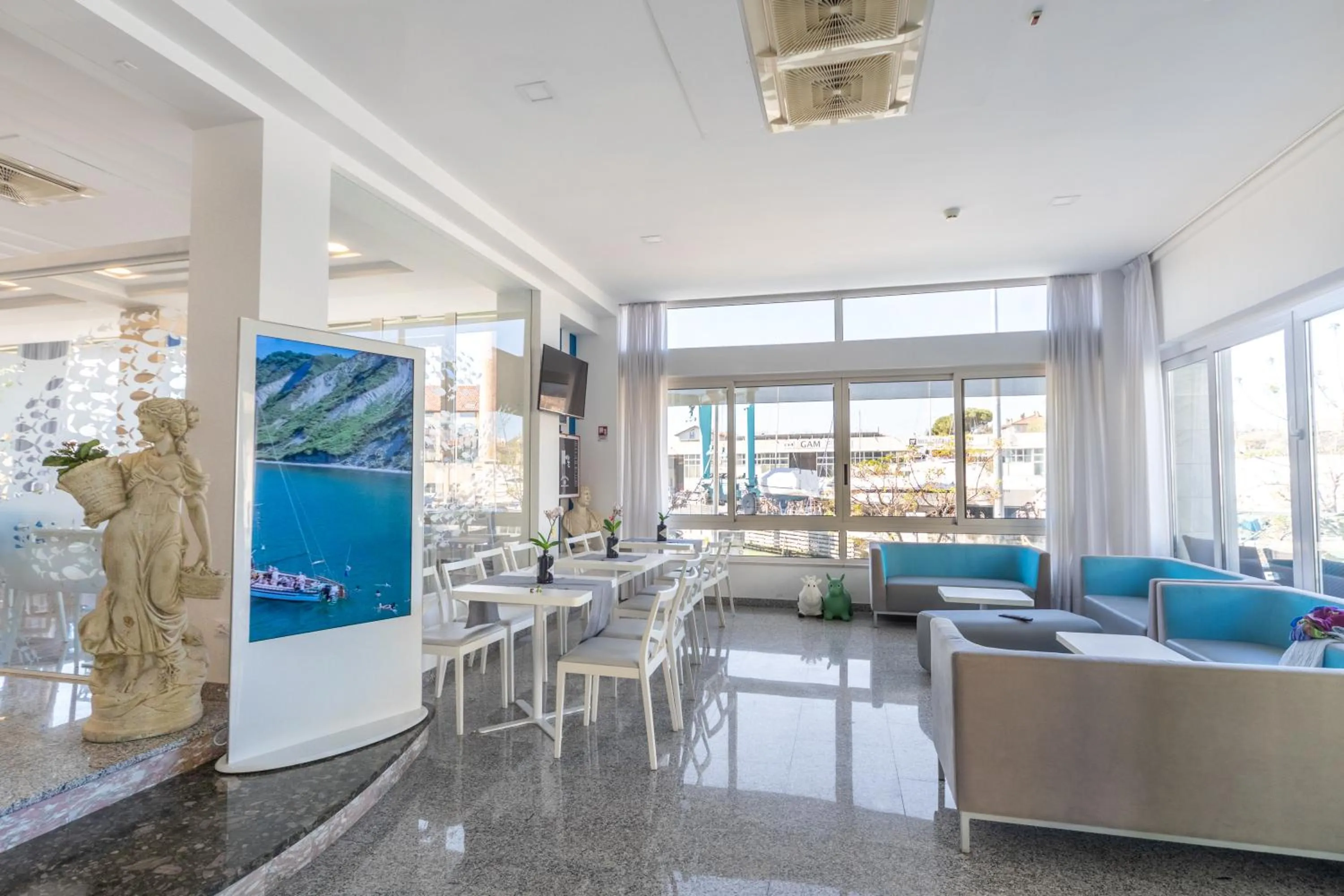 Lobby or reception in Hotel Majorca