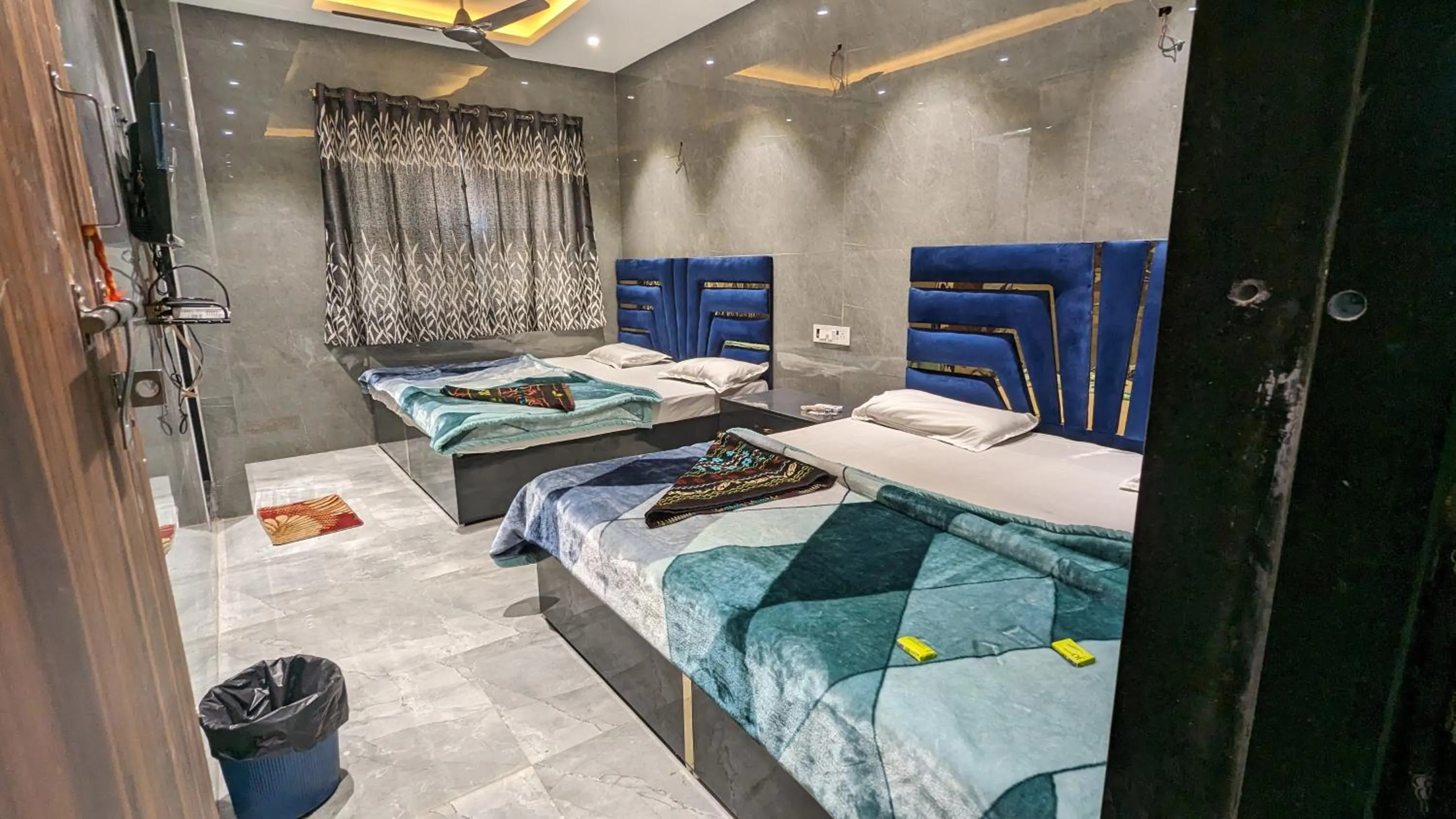 Bedroom, Bed in Hotel Shikhar Inn