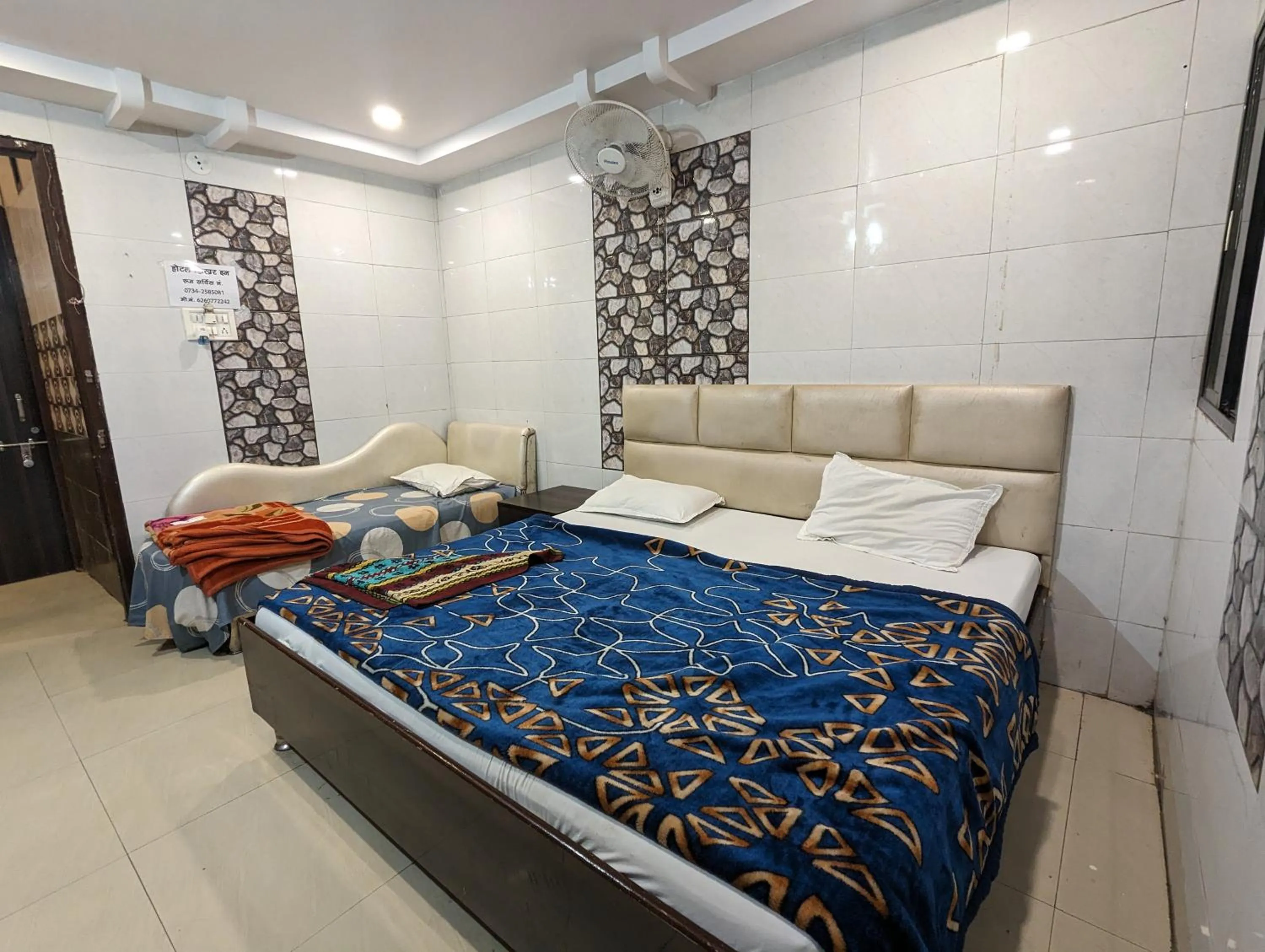 Property building, Bed in Hotel Shikhar Inn