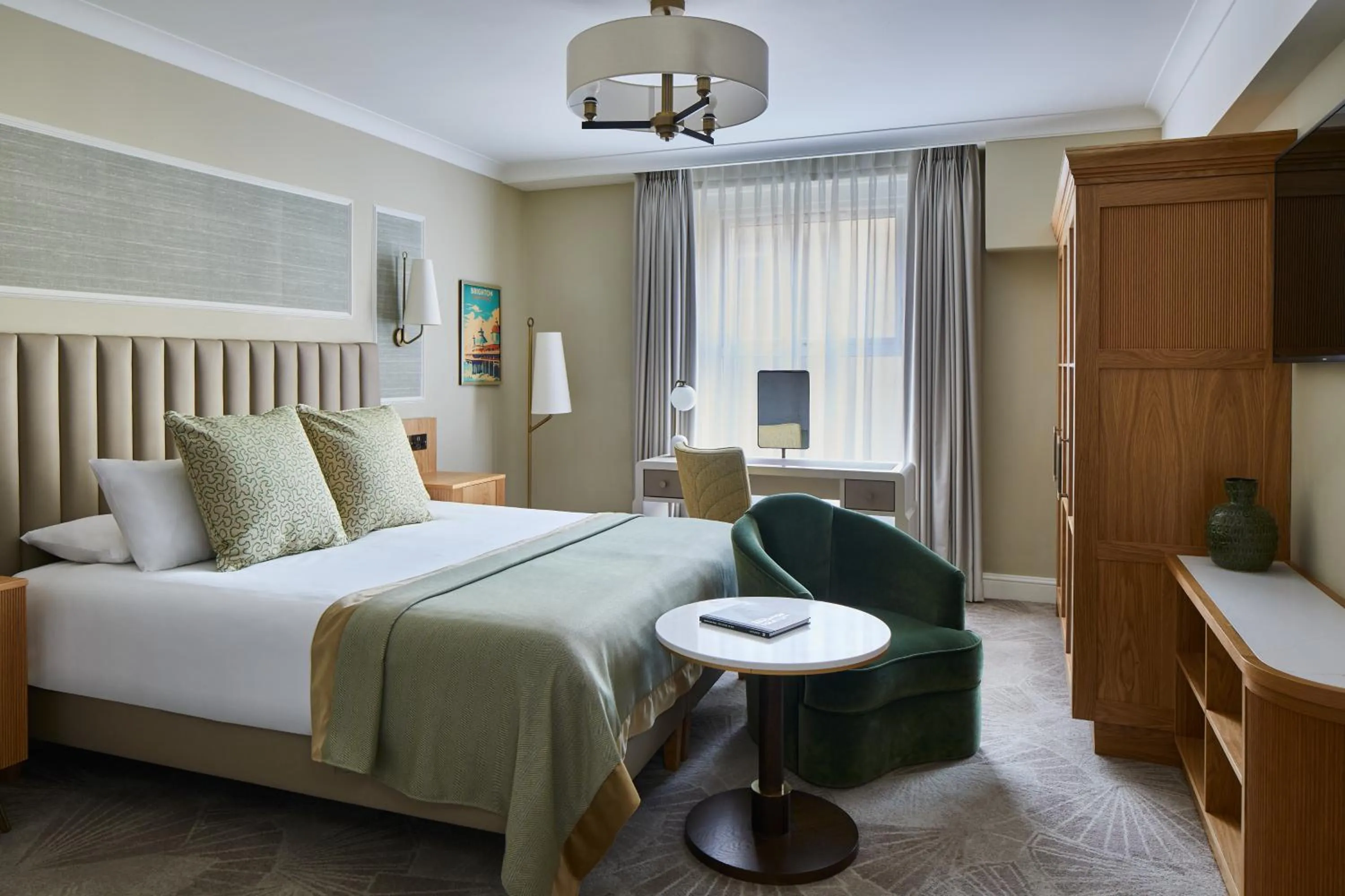 Photo of the whole room, Bed in The Grand Brighton