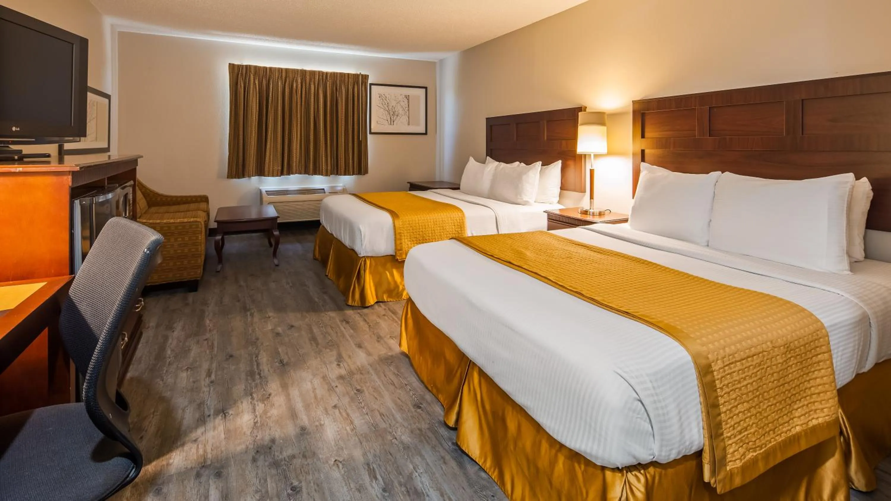 Bedroom, Bed in SureStay Hotel by Best Western Orange