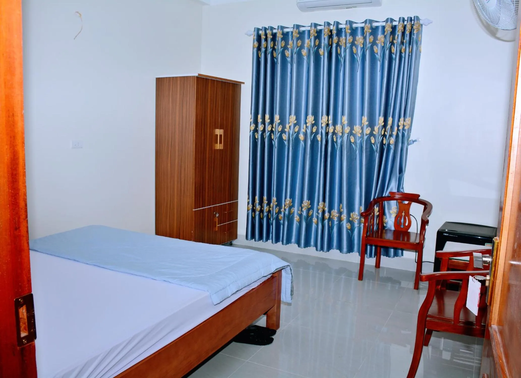 Bed in Vinh Airport Hotel