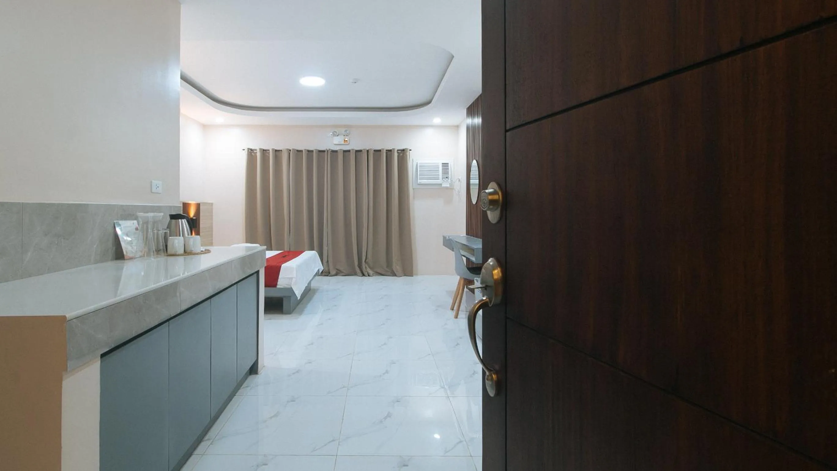 Kitchen or kitchenette in RedDoorz at Happy Stay Apartelle