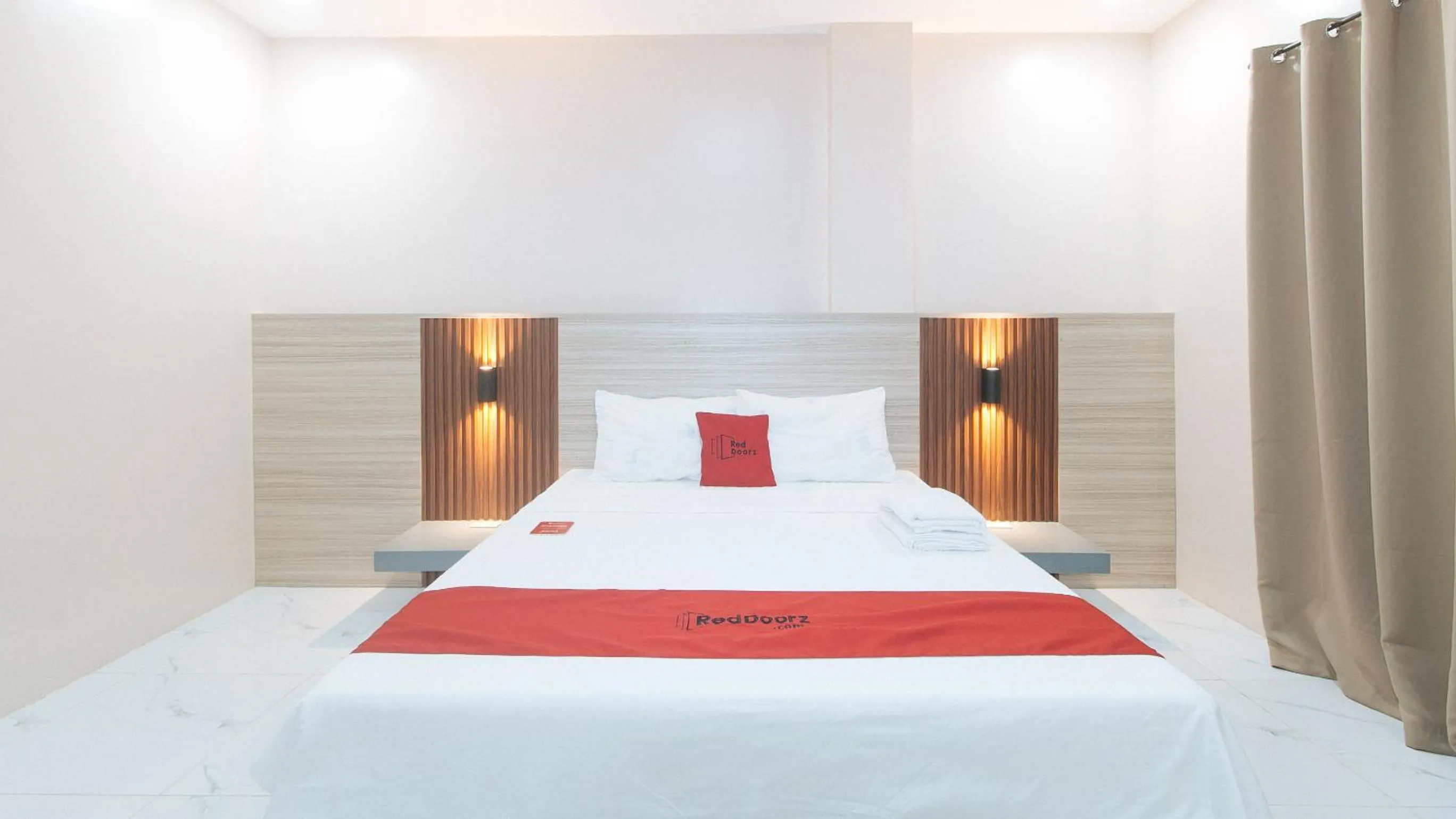 Bed in RedDoorz at Happy Stay Apartelle