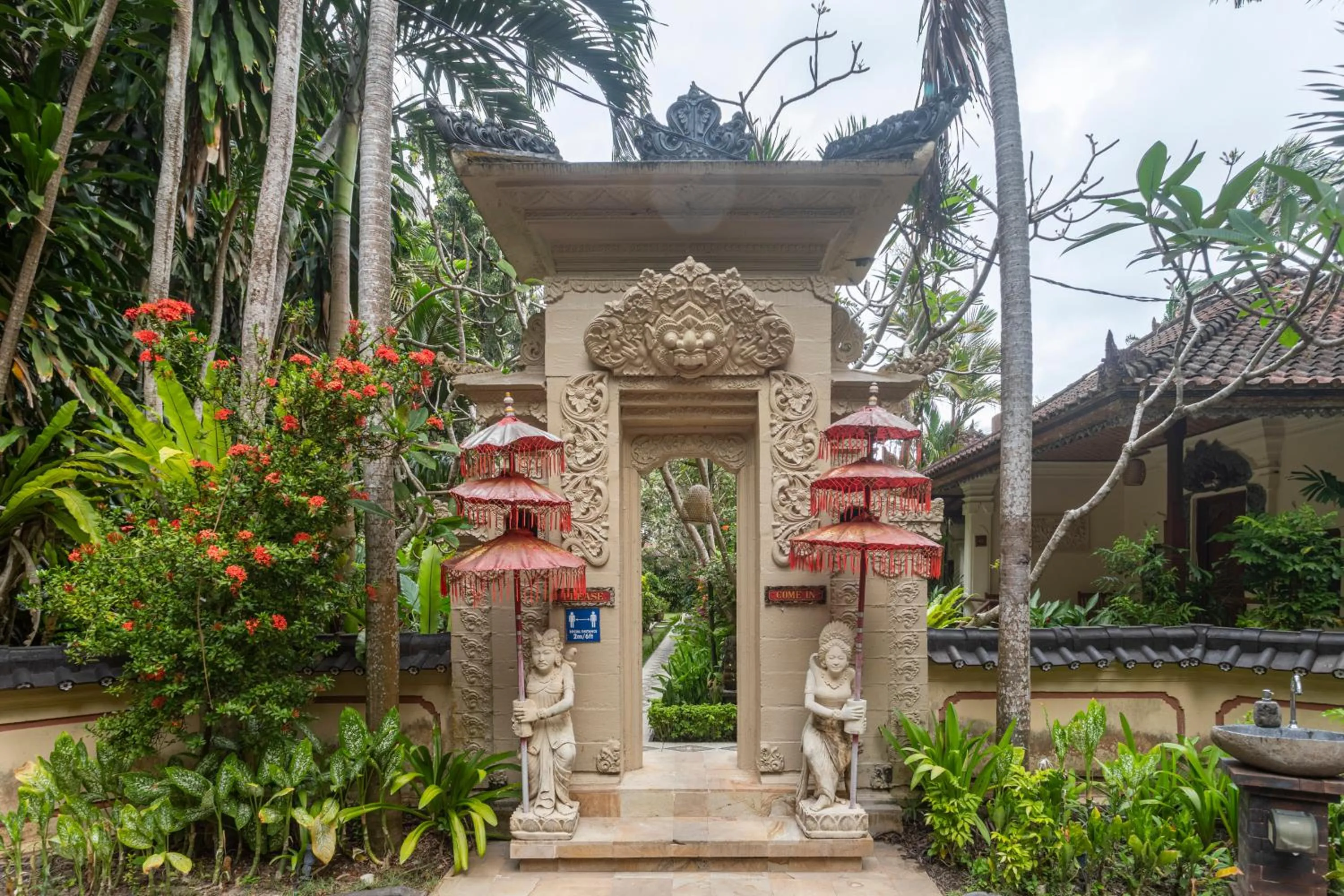 Property building in Nusa Indah Candidasa