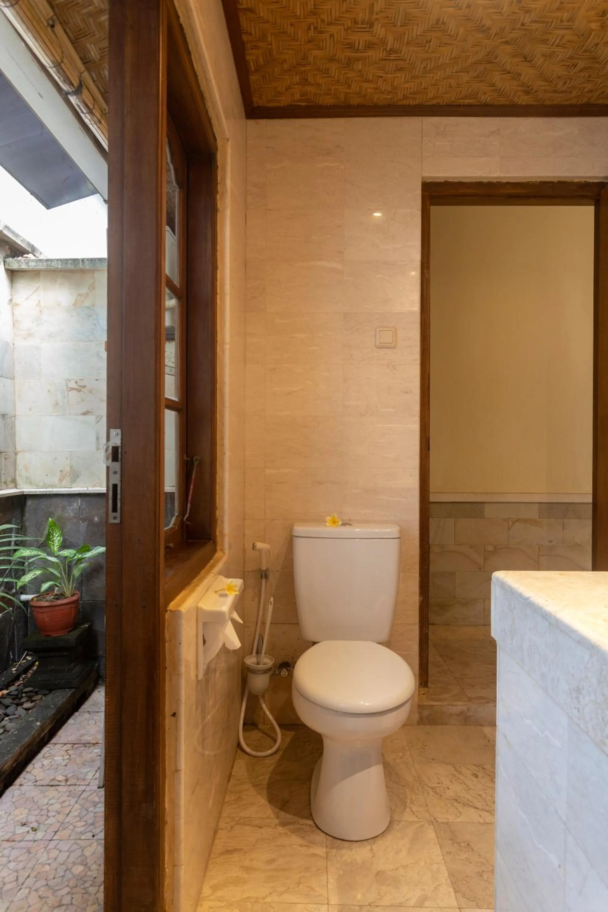 Toilet in Nusa Indah Candidasa